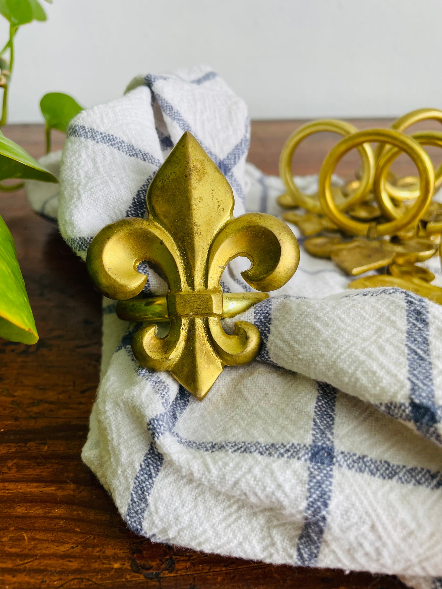 Vintage Brass Fleur de Lis / Lys Napkin Ring Holders - Set of 6