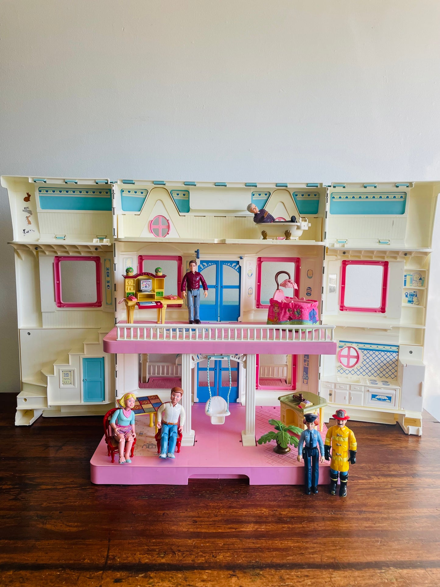 1993 Fisher Price Loving Family Folding Dream Dollhouse 6364 - Includes 15 Accessories - 6 Dolls & 9 Furniture Pieces