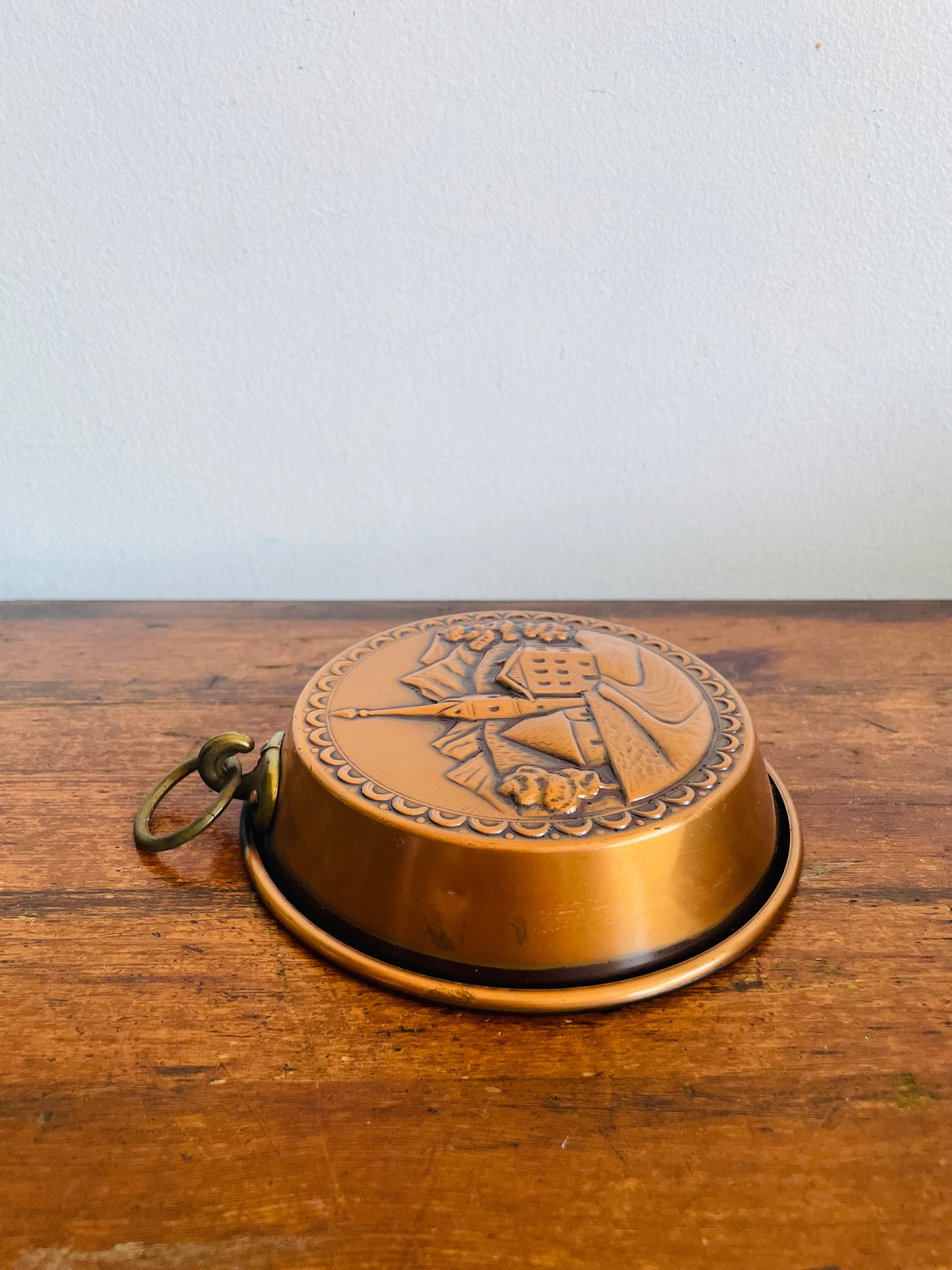 Vintage Round Copper Pan Jelly Mold Wall Hanging with Brass Hook for Hanging - European Village & Mountain Scene