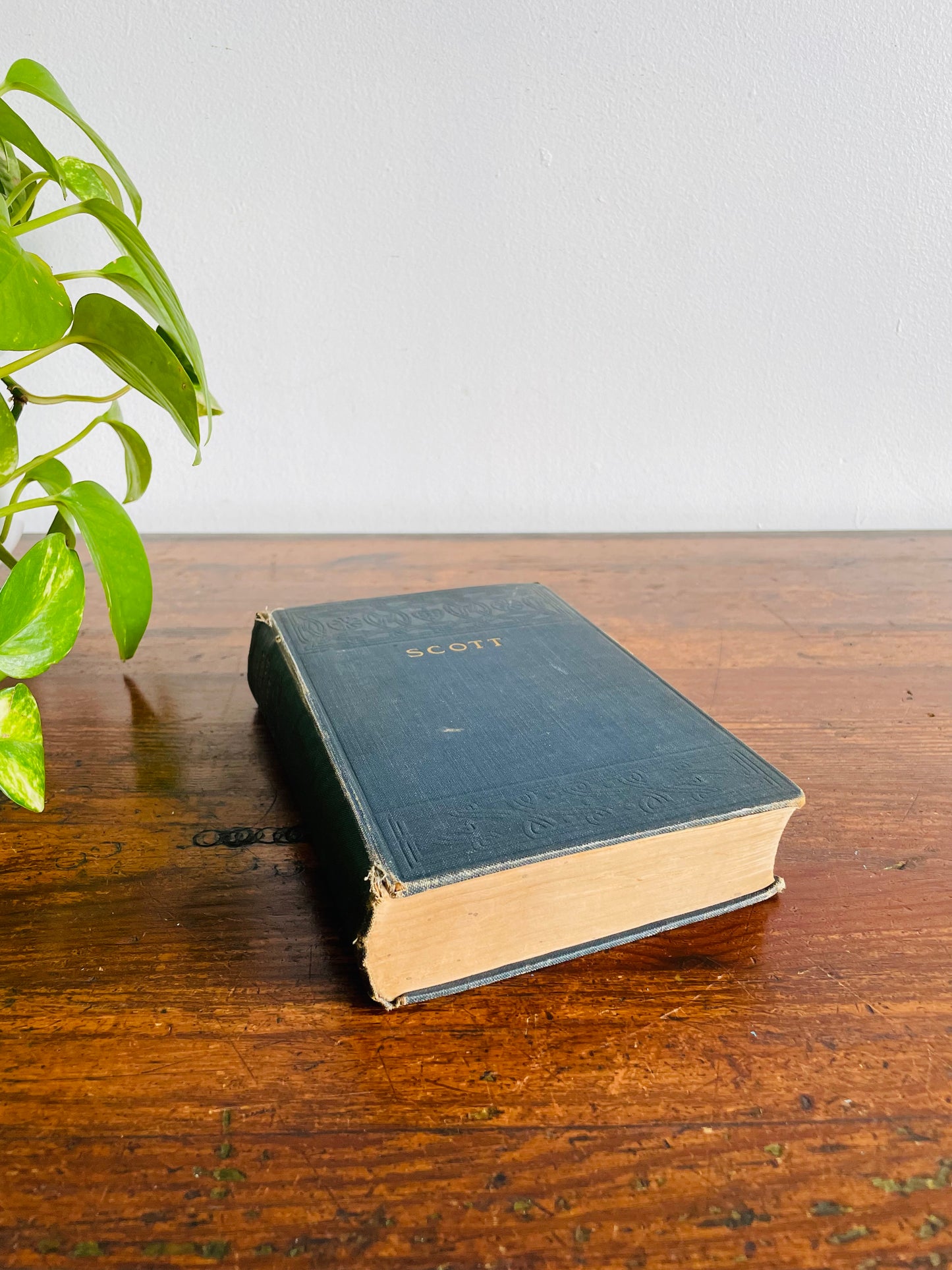 Antique 1904 The Poetical Works of Sir Walter Scott Clothbound Hardcover Book - Oxford Complete Edition Edited by J. Logie Robertson, M.A.