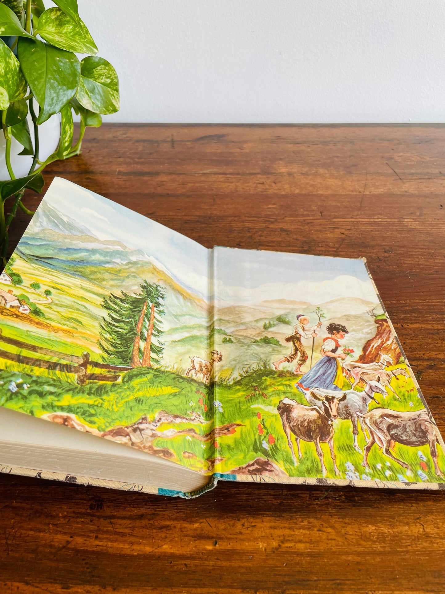 Heidi by Johanna Spyri Clothbound Hardcover Book - Illustrated by William Sharp - Junior Library Edition (1945)