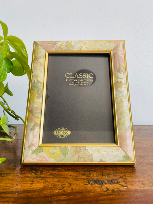Vintage Gold & Floral Picture Frame with Easel Backing - Samaco Trading Limited - Made in Canada