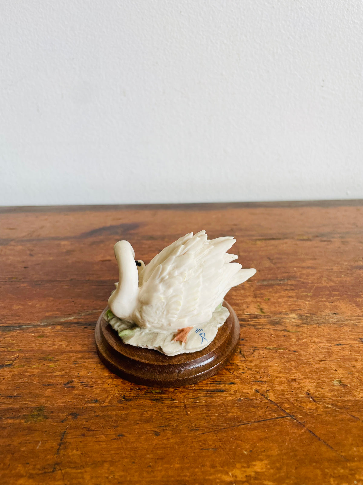 Vintage Swan Bird Mother & Baby Cygnet Ceramic Figurine on Wood Base