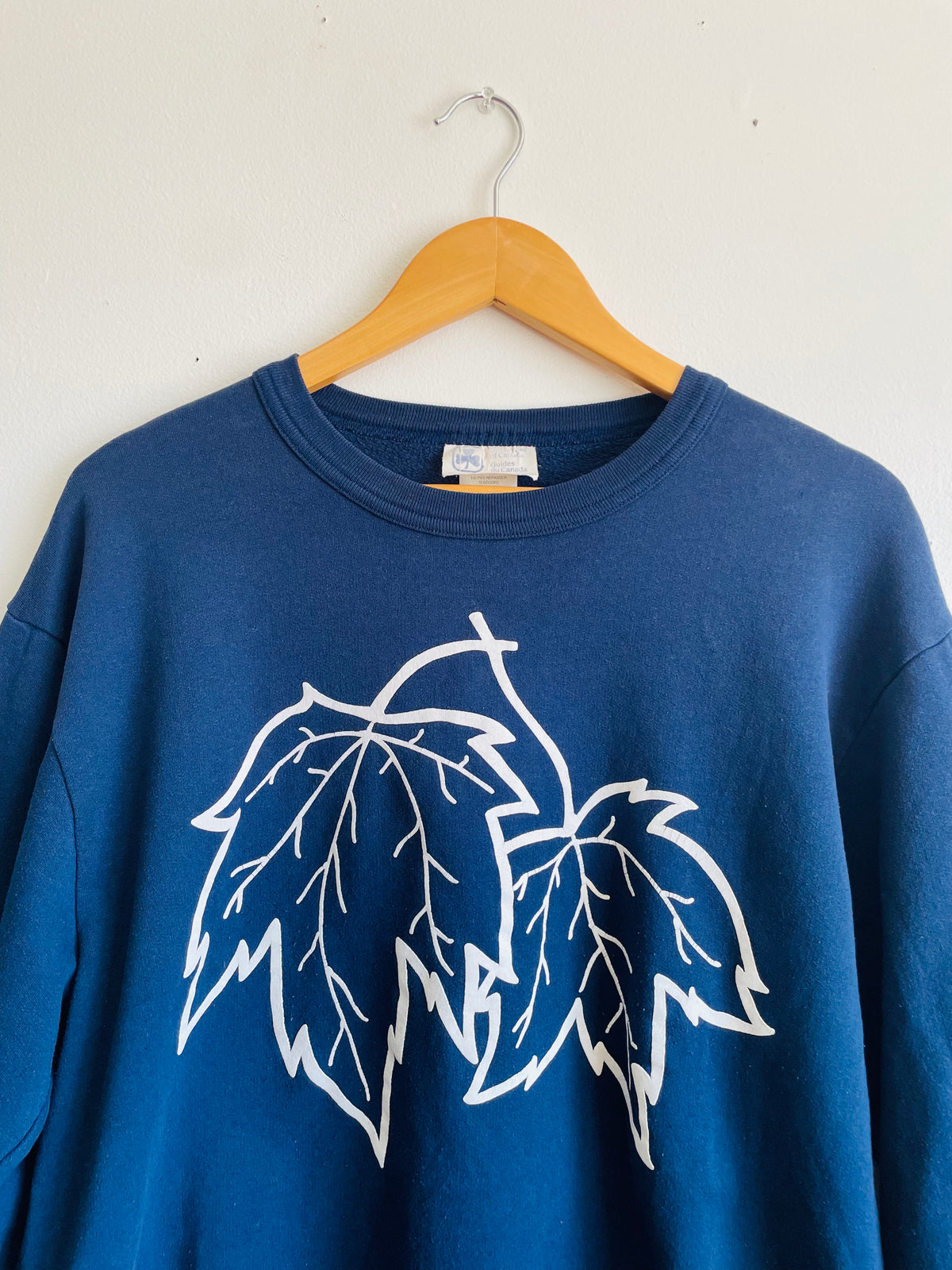 Vintage 1990s Girl Guides of Canada Navy Blue Adult Size Large Crewneck Sweatshirt with White Leaf Design - Alfred Sung Uniform Collection - Made in Canada