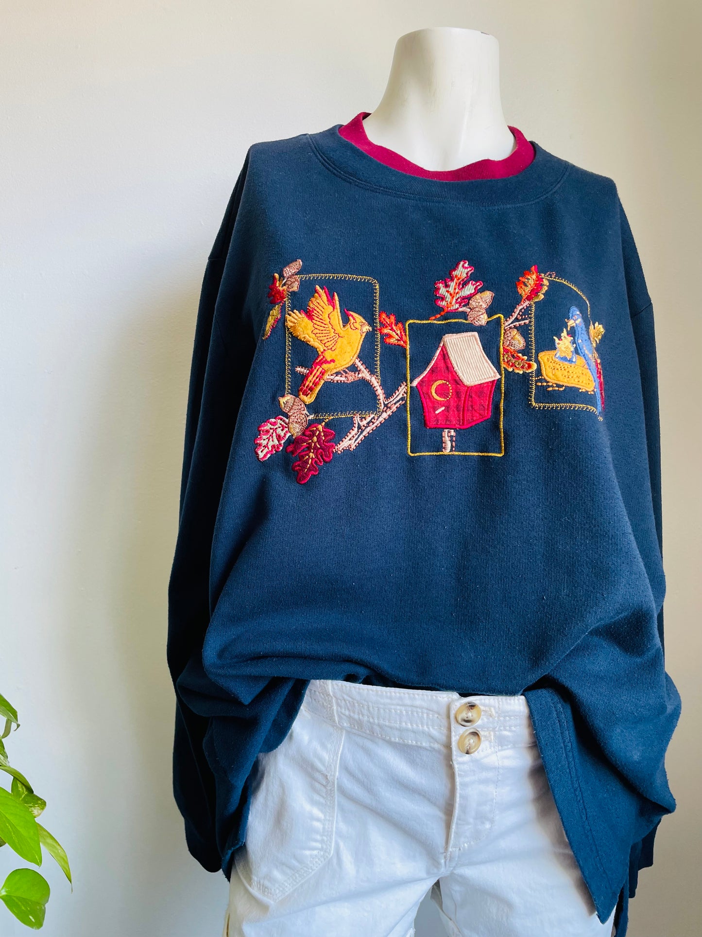 Bobbie Brooks Woman Navy Blue Crewneck Sweatshirt with Embroidered Autumn Leaves & Bird Design - Size 18-20W