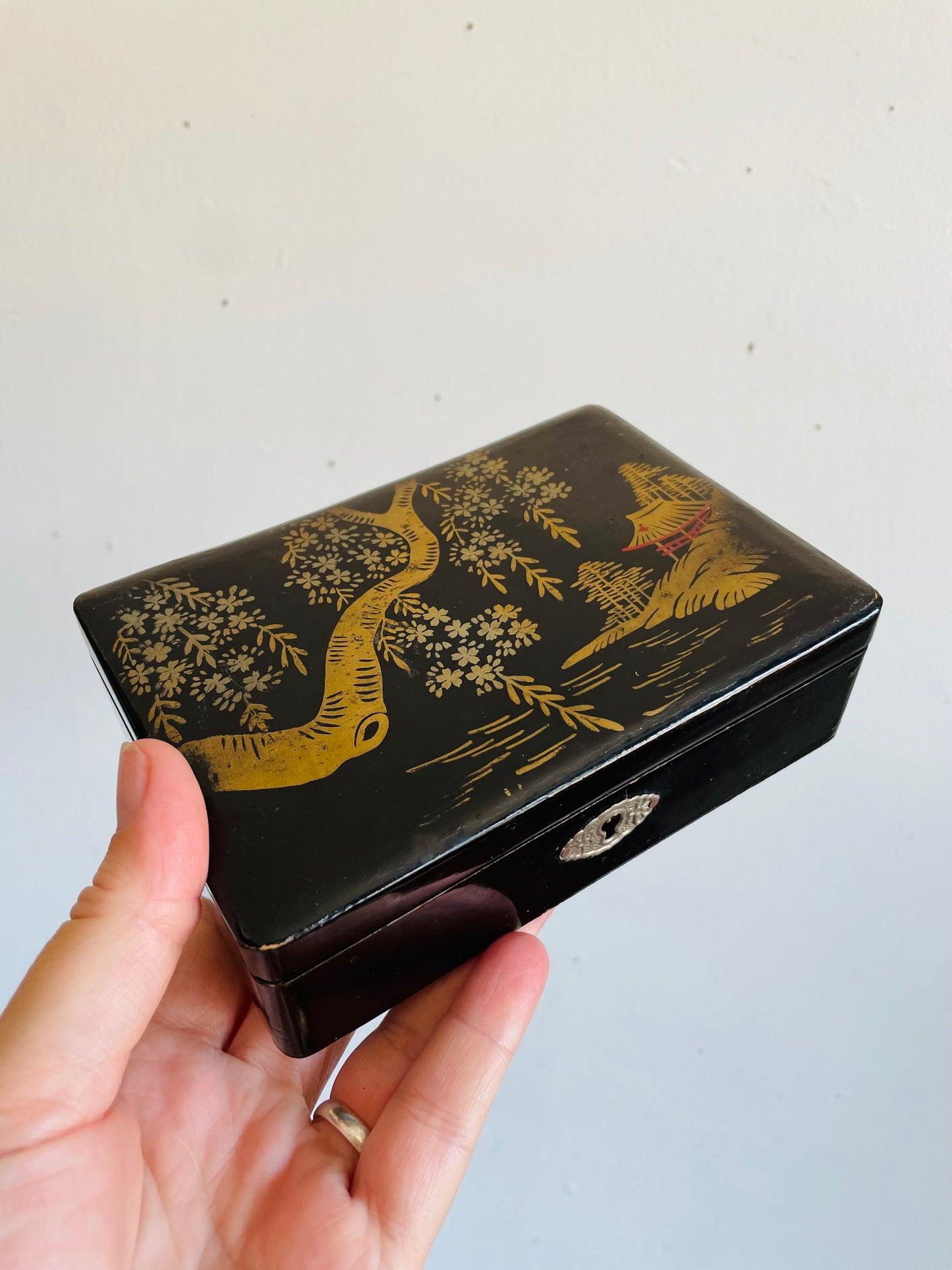 Vintage Hand Painted Japanese Black Lacquer Wood Jewellery Box with Lined Interior / Mount Fuji Scene & Key To Lock