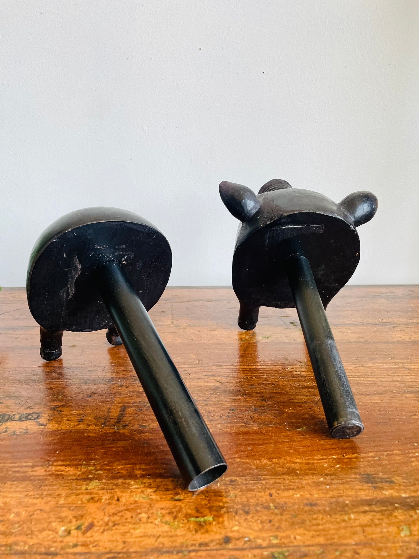 Black Resin & Metal Pig Paper Towel Roll Holder Dispenser - Not Vintage / Still Cute!