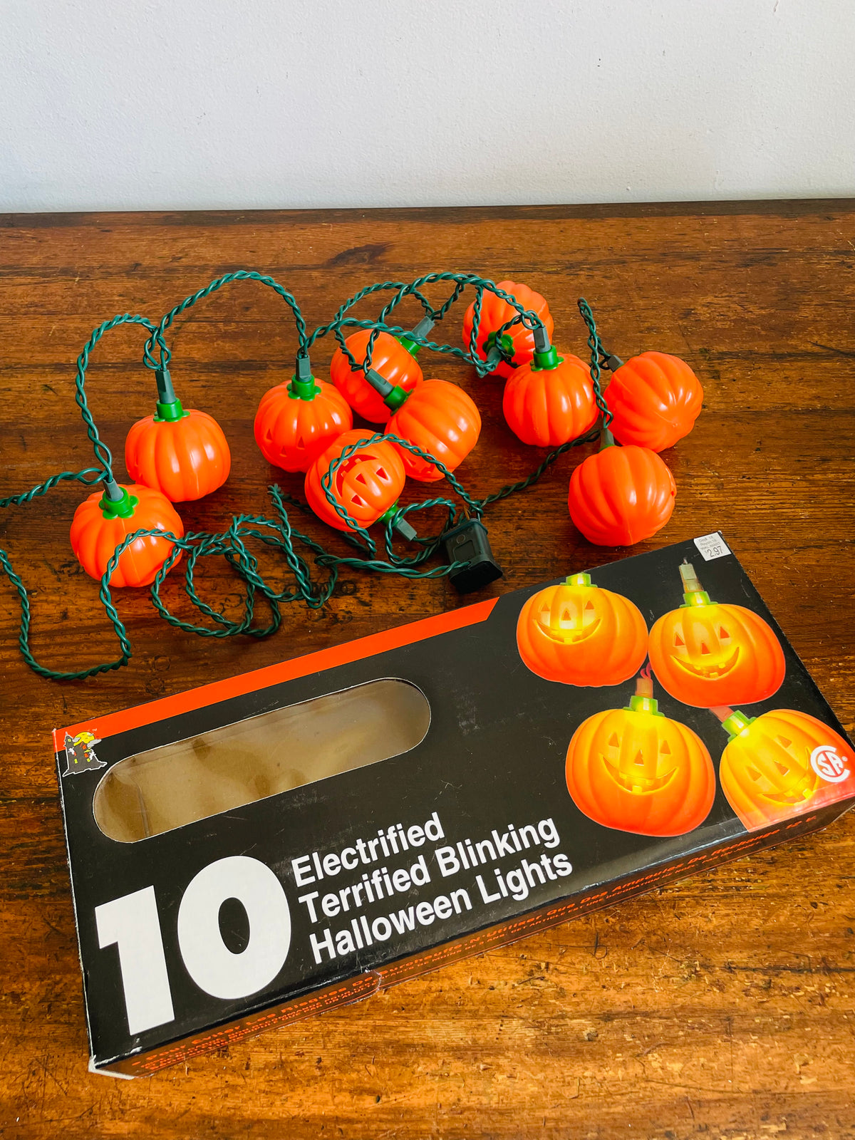 Vintage Electrified Terrified Blinking Halloween String Lights - 10 Smiling Jack-o-Lantern Pumpkins in Box - Tested / Work!