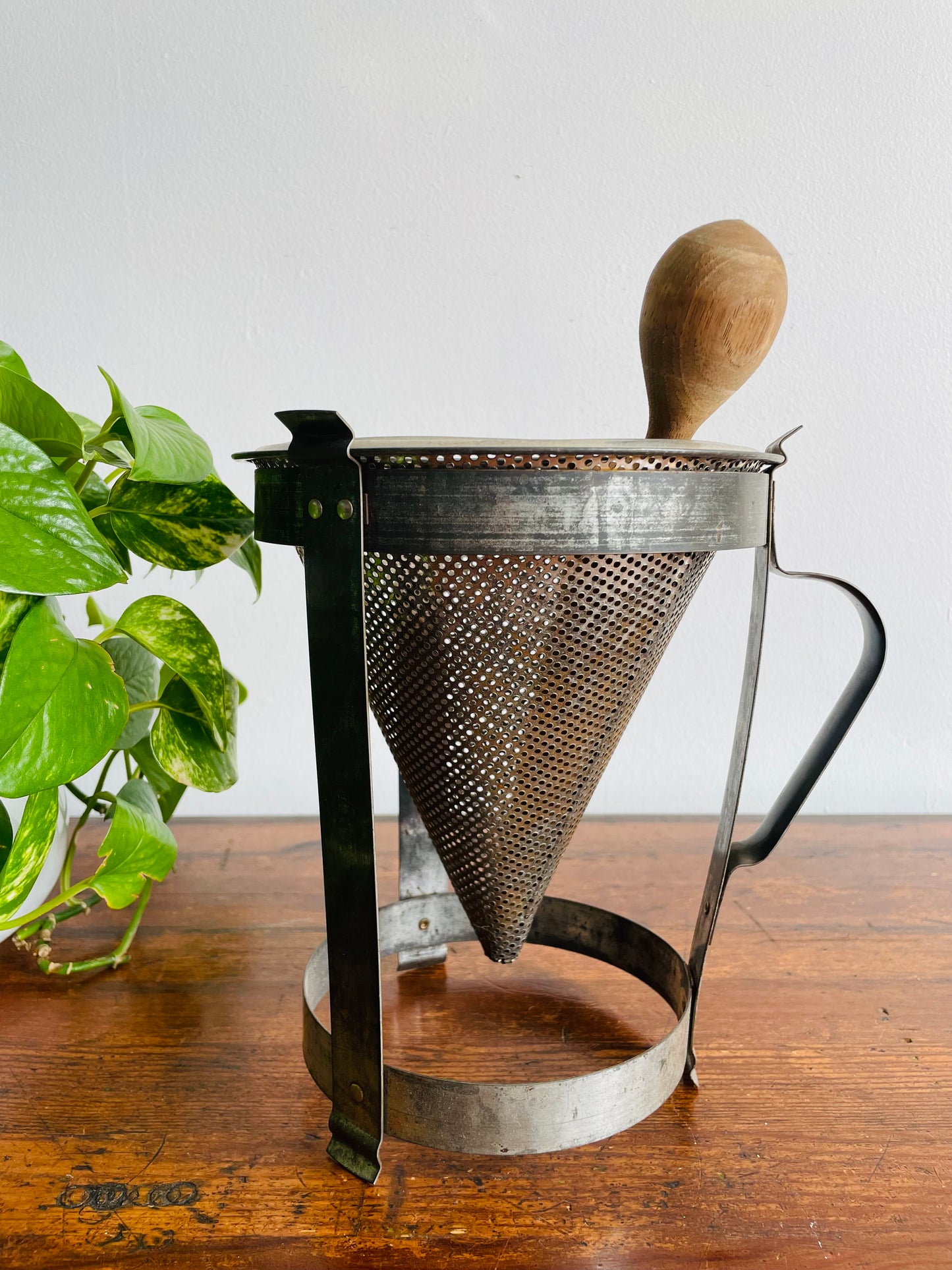 Steel Cone Sieve Colander Strainer with Wood Pestle