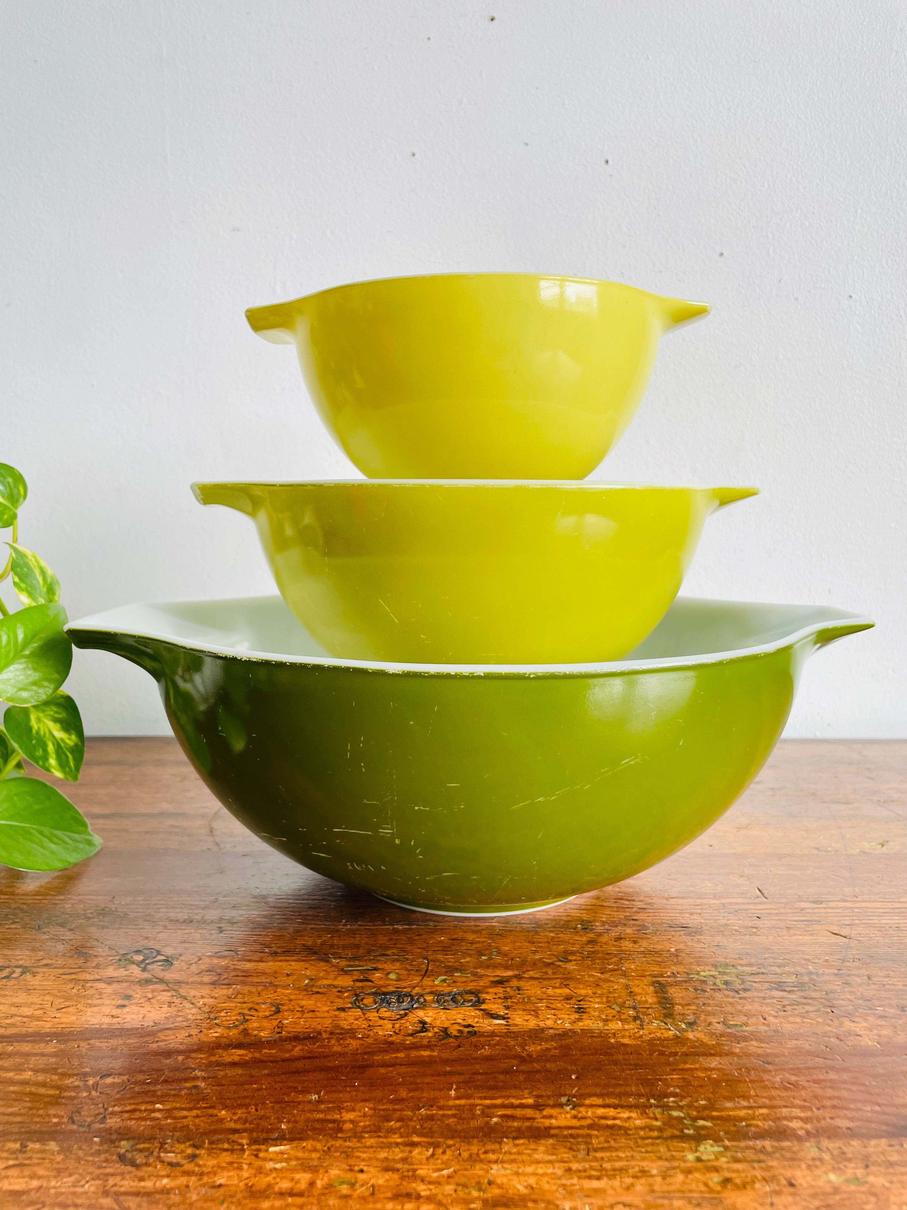 Vintage Pyrex Verde Avocado Green Cinderella Nesting Bowls - Set