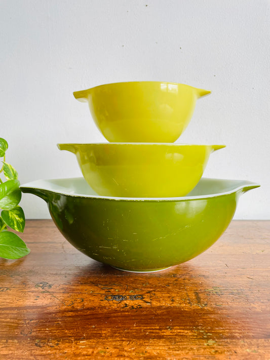 Vintage Pyrex Verde Avocado Green Cinderella Nesting Bowls - Set of 3