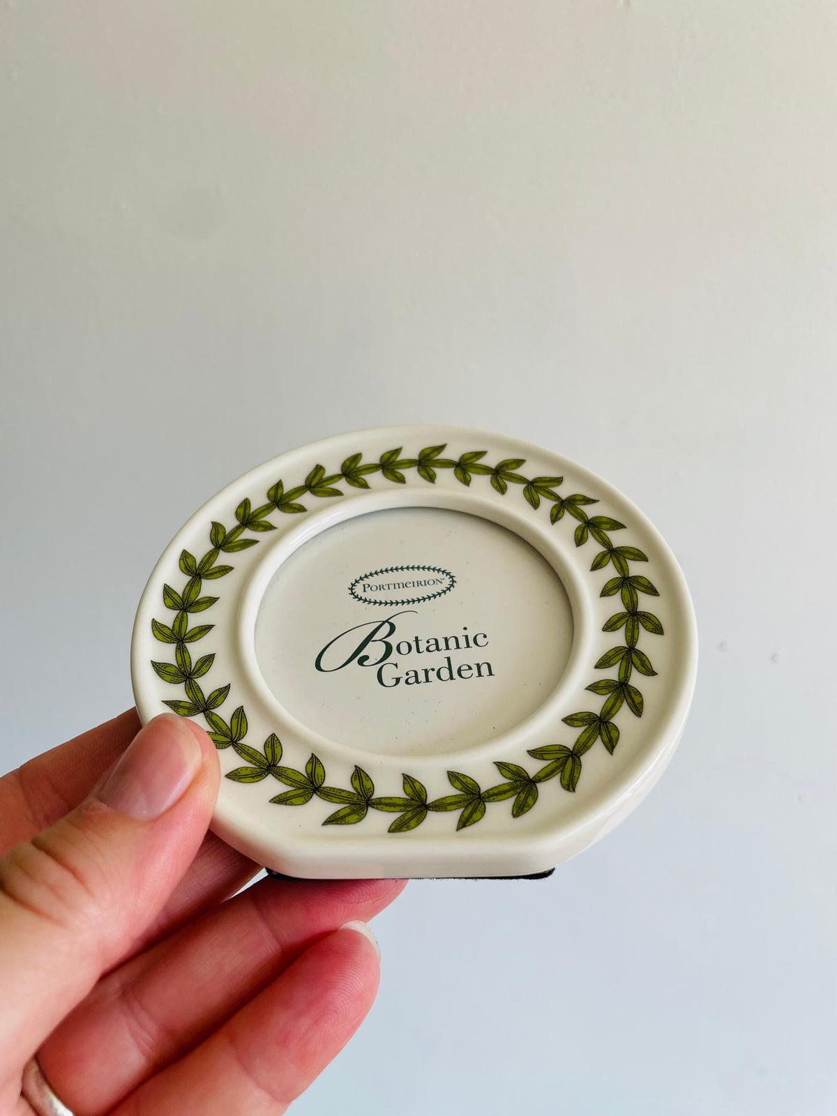 Vintage Portmeirion Botanic Garden Round Miniature Picture Frame with Easel Back & Leaf Design - 2.1" x 2.1" Photo Size