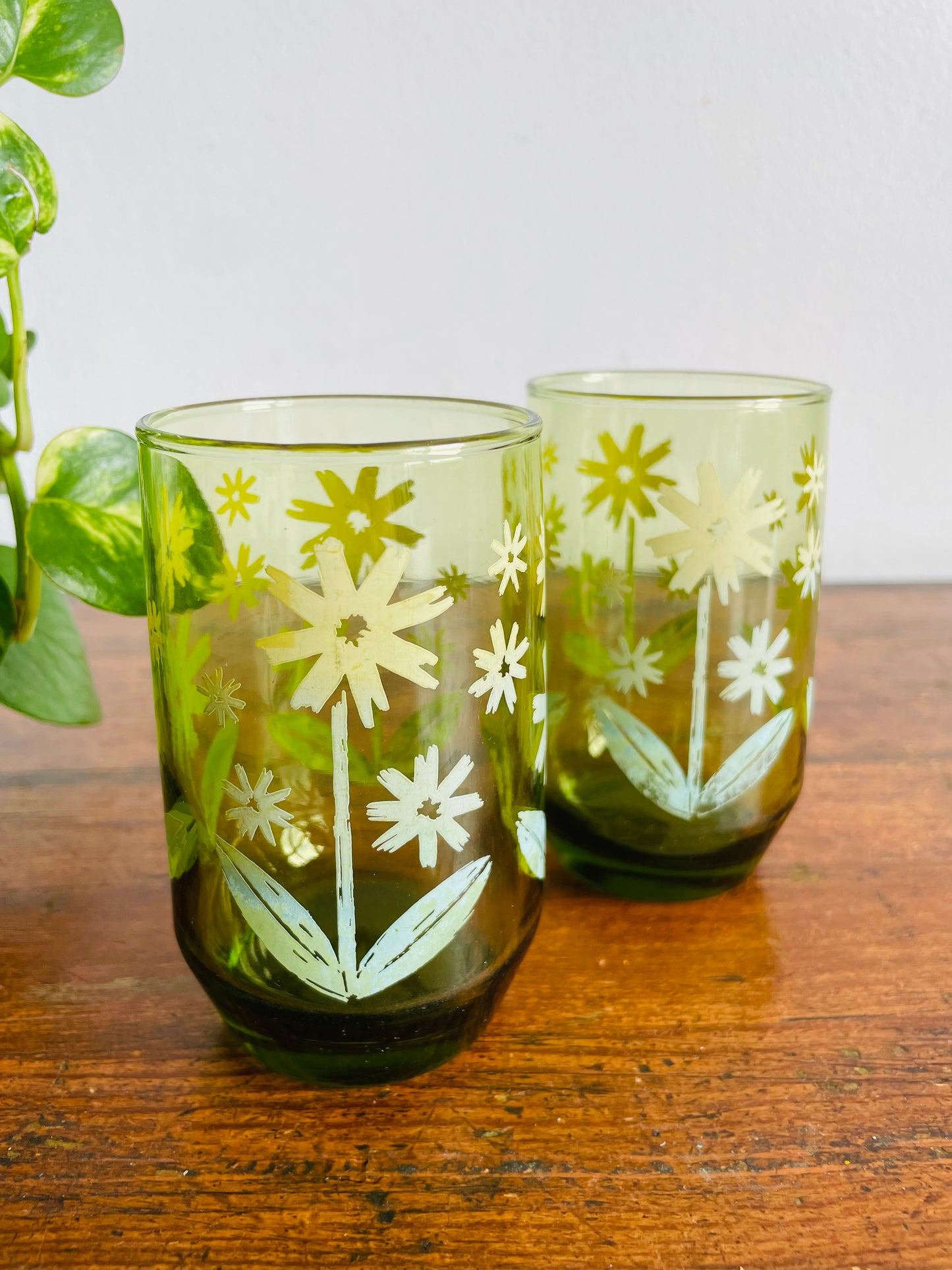 Vintage Green Glass Juice Glasses with Fun Daisy Flower Design - Set of 2