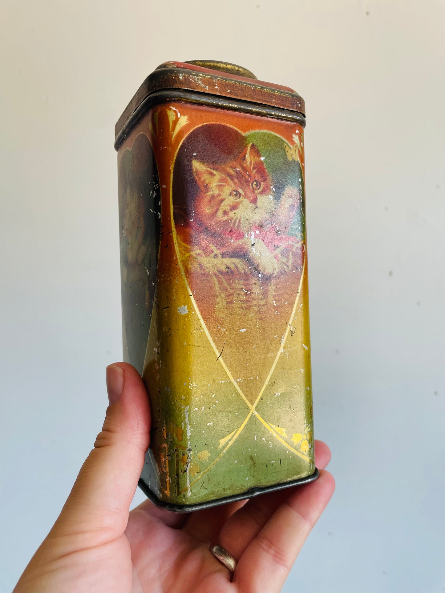 Vintage Cat Tin With Hinged Lid - Heart & Kitten Design - Black & White / Orange & White Kittens