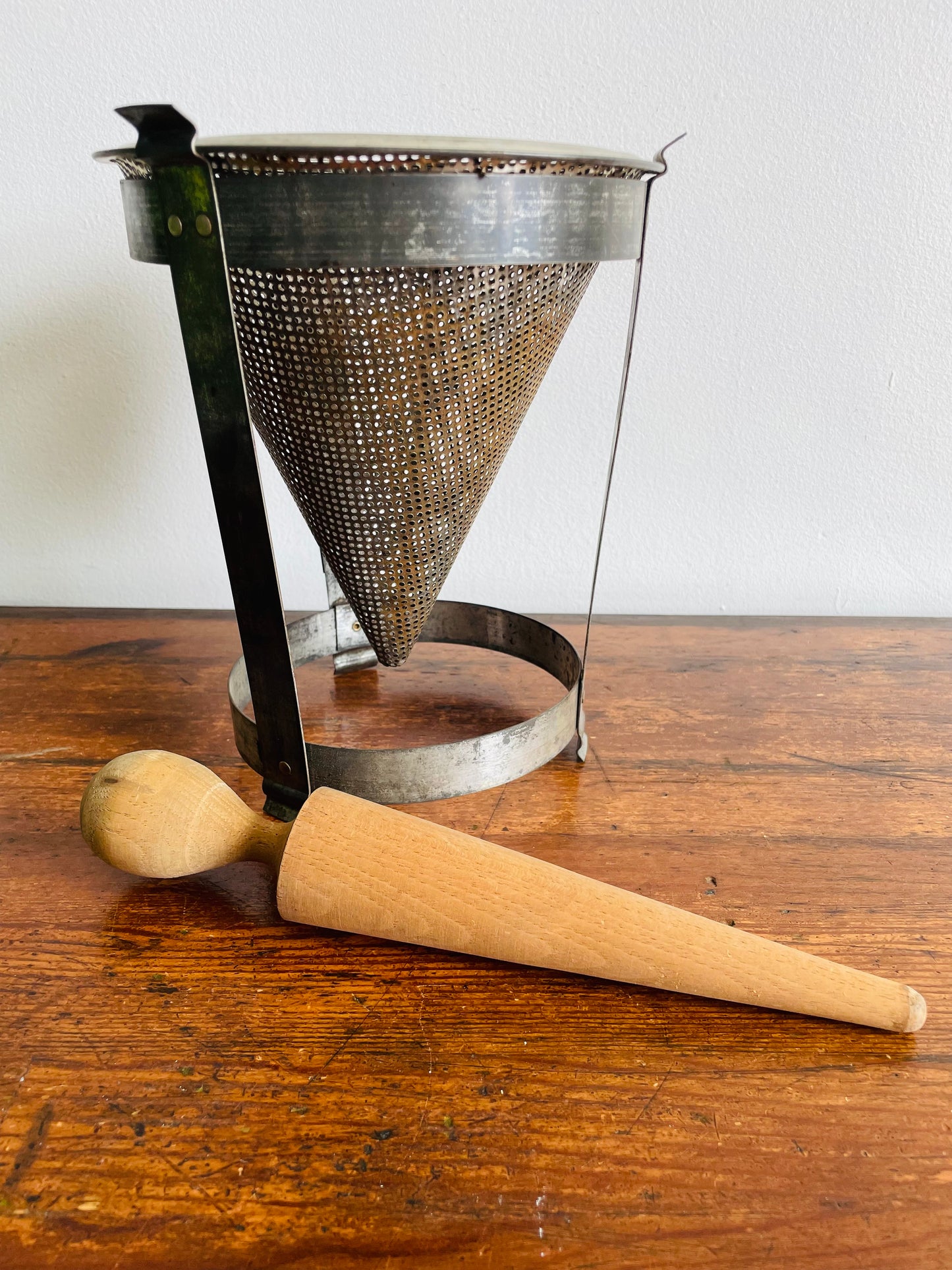 Steel Cone Sieve Colander Strainer with Wood Pestle