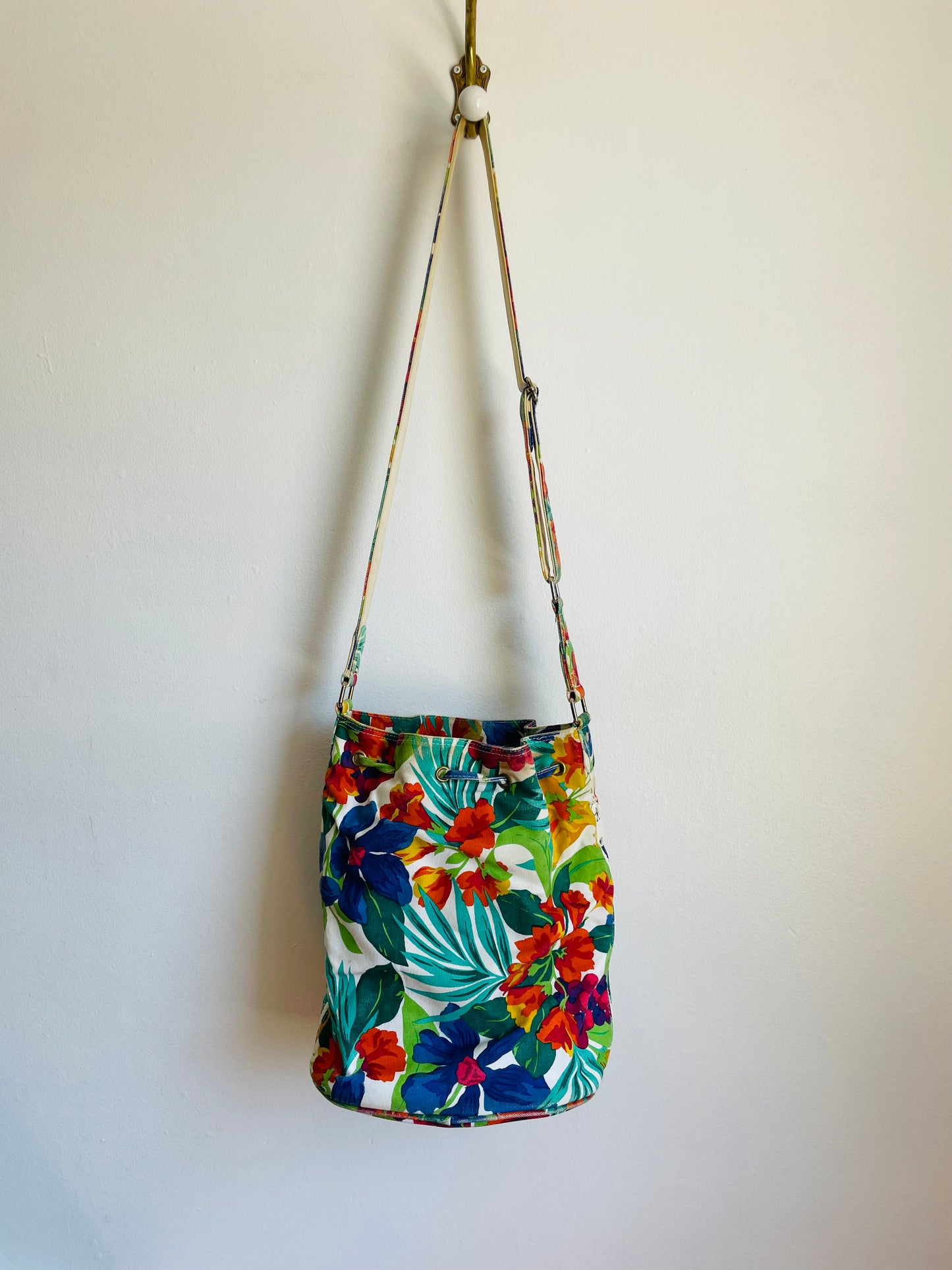 Tropical & Bright Liz Claiborne Accessories 100% Cotton Drawstring Bucket Pouch Purse with Multiple Compartments