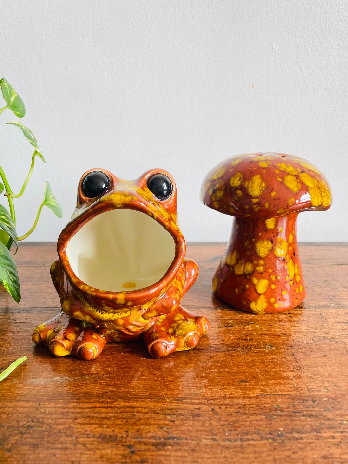 Vintage 1979 Wide Mouthed Frog Scrubbie / Scrubby Sponge Holder - Brown & Yellow Acid Drip Glaze