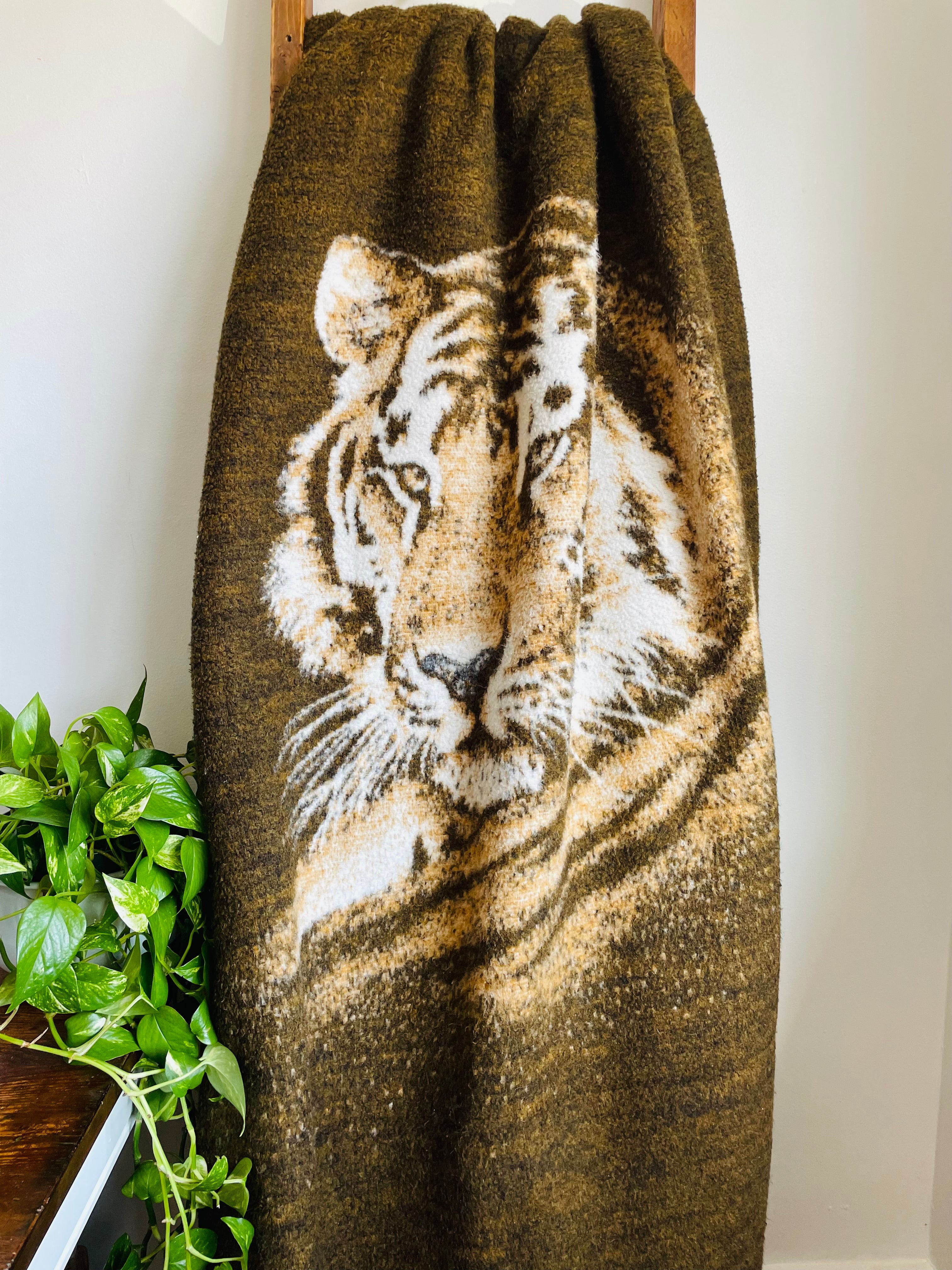 Biederlack tiger deals blanket