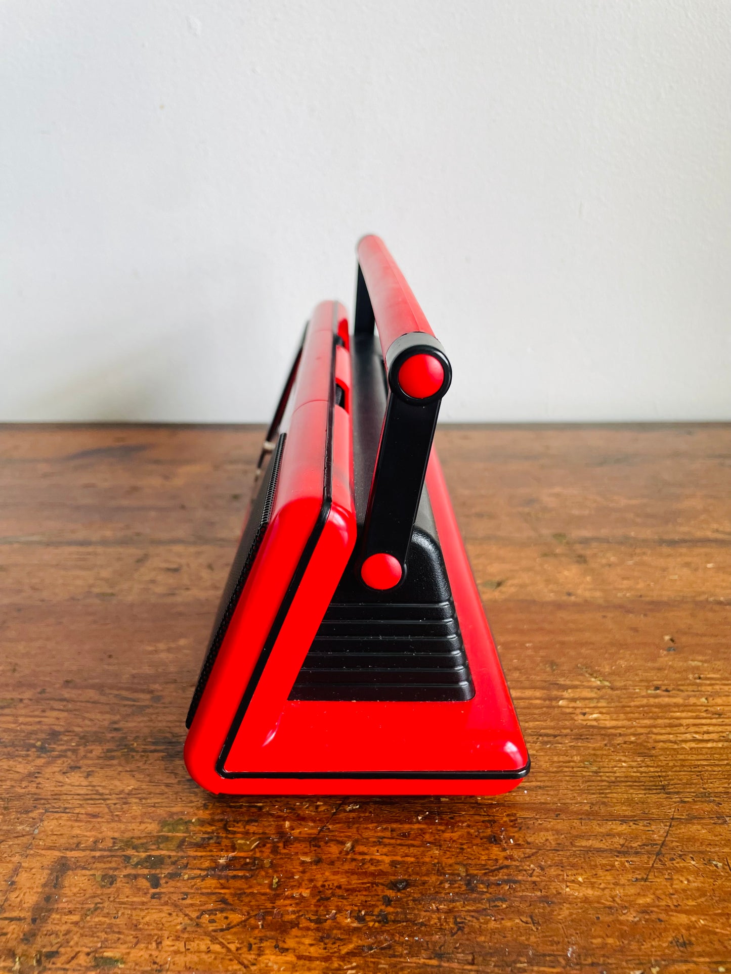 Vintage Red Texco 2-Band Stereo Portable FM/AM Radio Model No. 3000 - Takes 4 AA Batteries (Not Included) - Tested / Works!