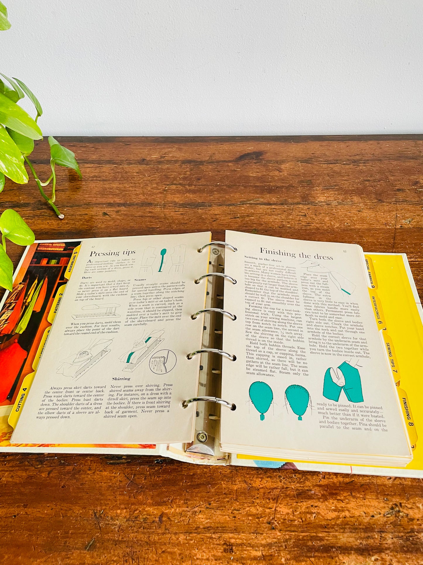 Vintage Better Homes & Gardens Sewing Book Binder (1970)