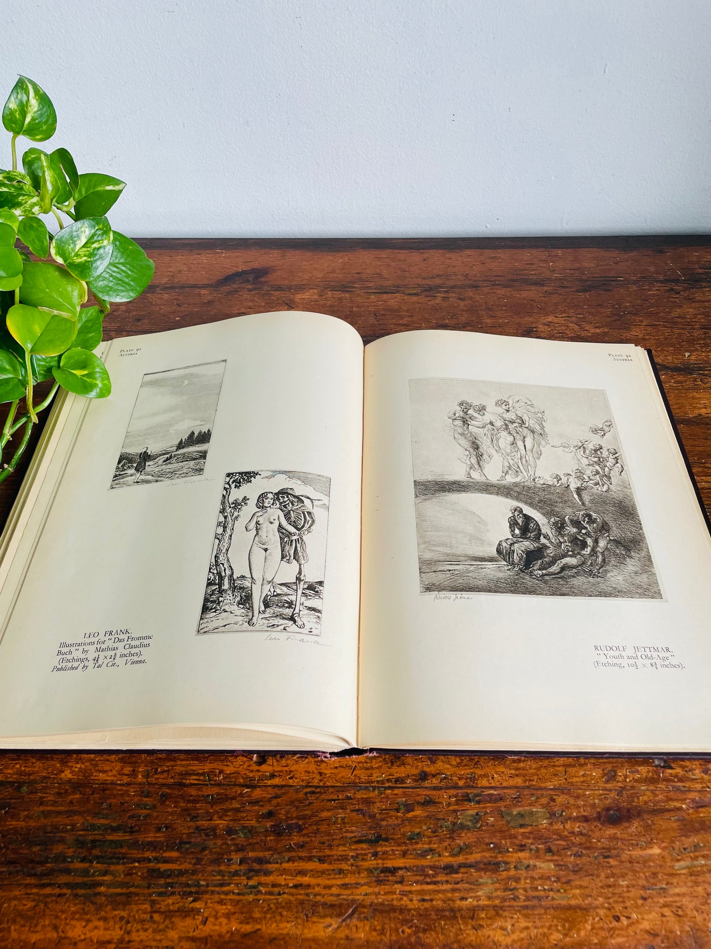 Vintage Etchings of Today Hardcover Art Book with 120 Plate Photogravure Pictures (1930s) Printed & Engraved in Great Britain by Herbert Reiach Ltd.