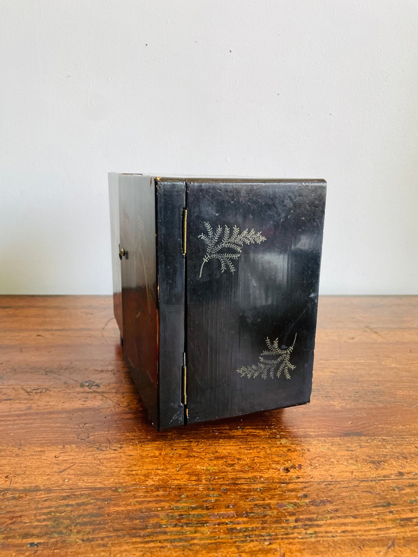 Vintage Japanese Black Lacquer Wood Musical Jewellery Box Cabinet with Mirrors, Drawers & Geisha Woman - Made in Japan - Tested/Works