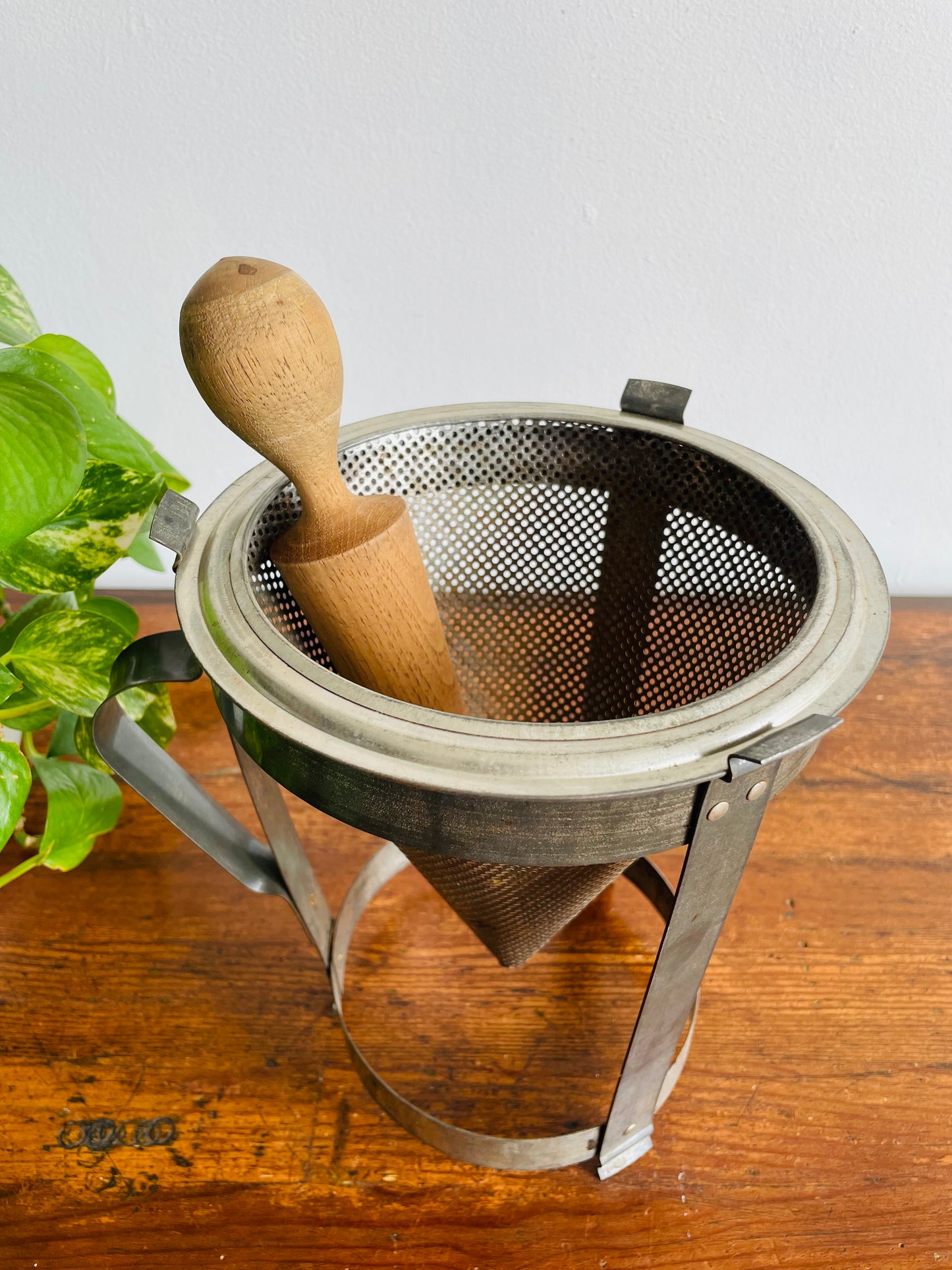 Steel Cone Sieve Colander Strainer with Wood Pestle