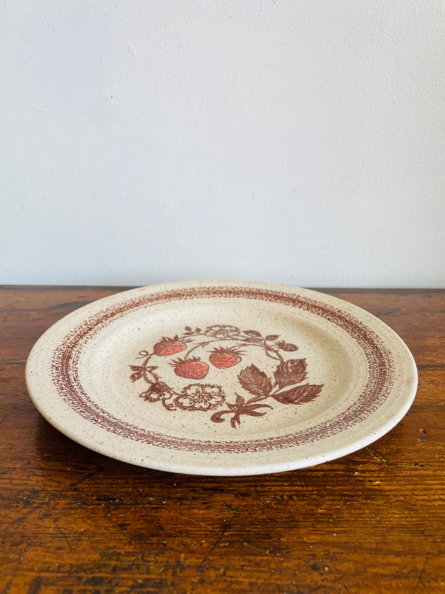 Vintage Wild Strawberry Pattern 9.75" Dinner Plate - Homespun Churchill Stonecast Range England Hand Painted