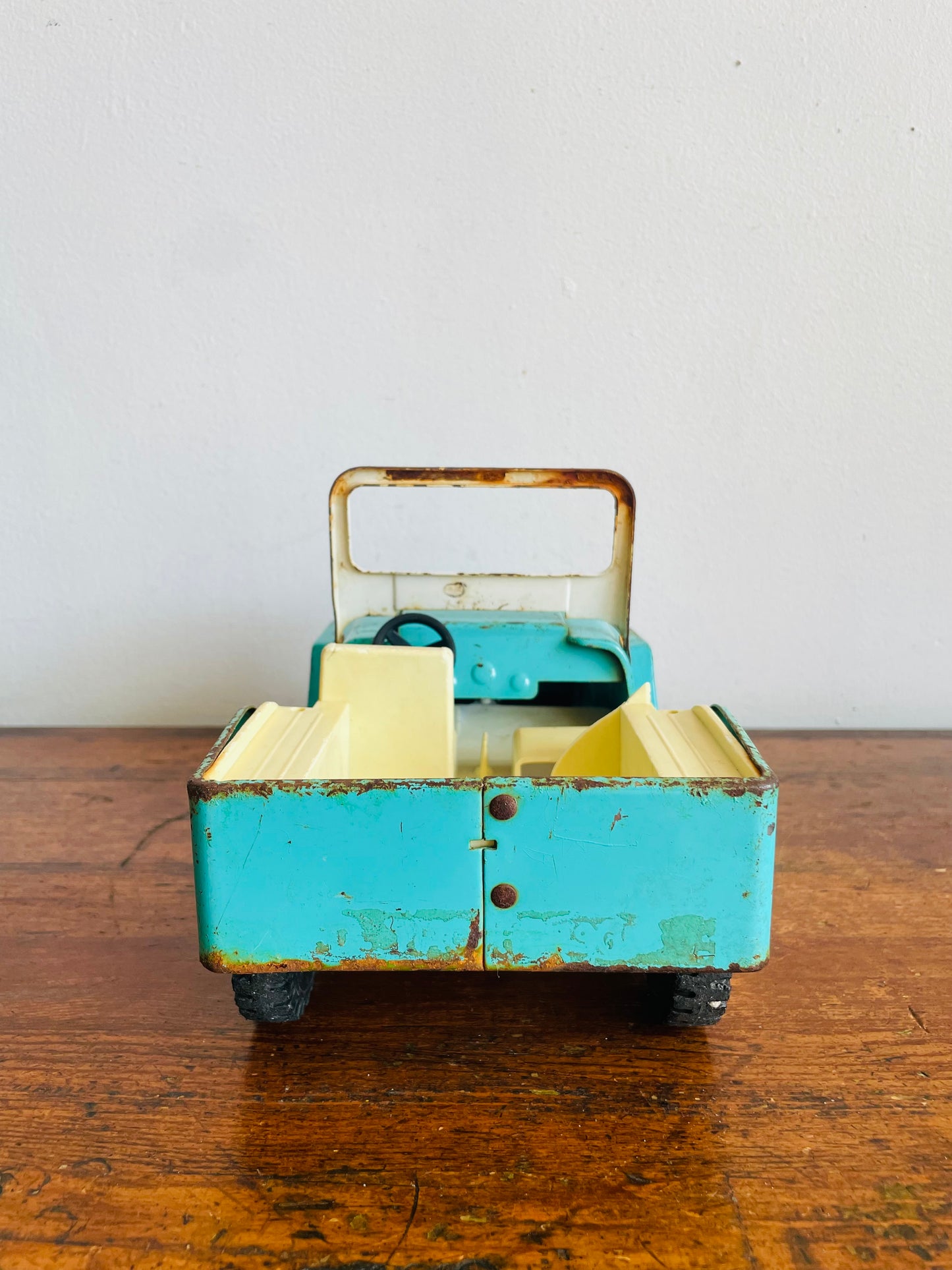 Vintage 1962 Tonka Jeep Dispatcher #200 Turquoise Metal Car - Made in Canada - One Seat Broken