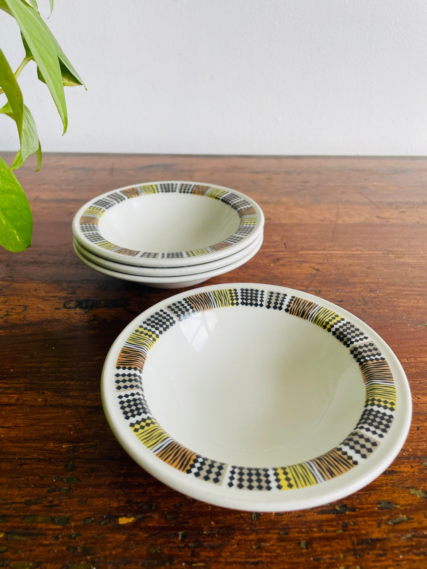 Ridgway Steelite Small Bowls with Tweed Pattern Rim - Vitreous China Hotelware - Made in England - Set of 4