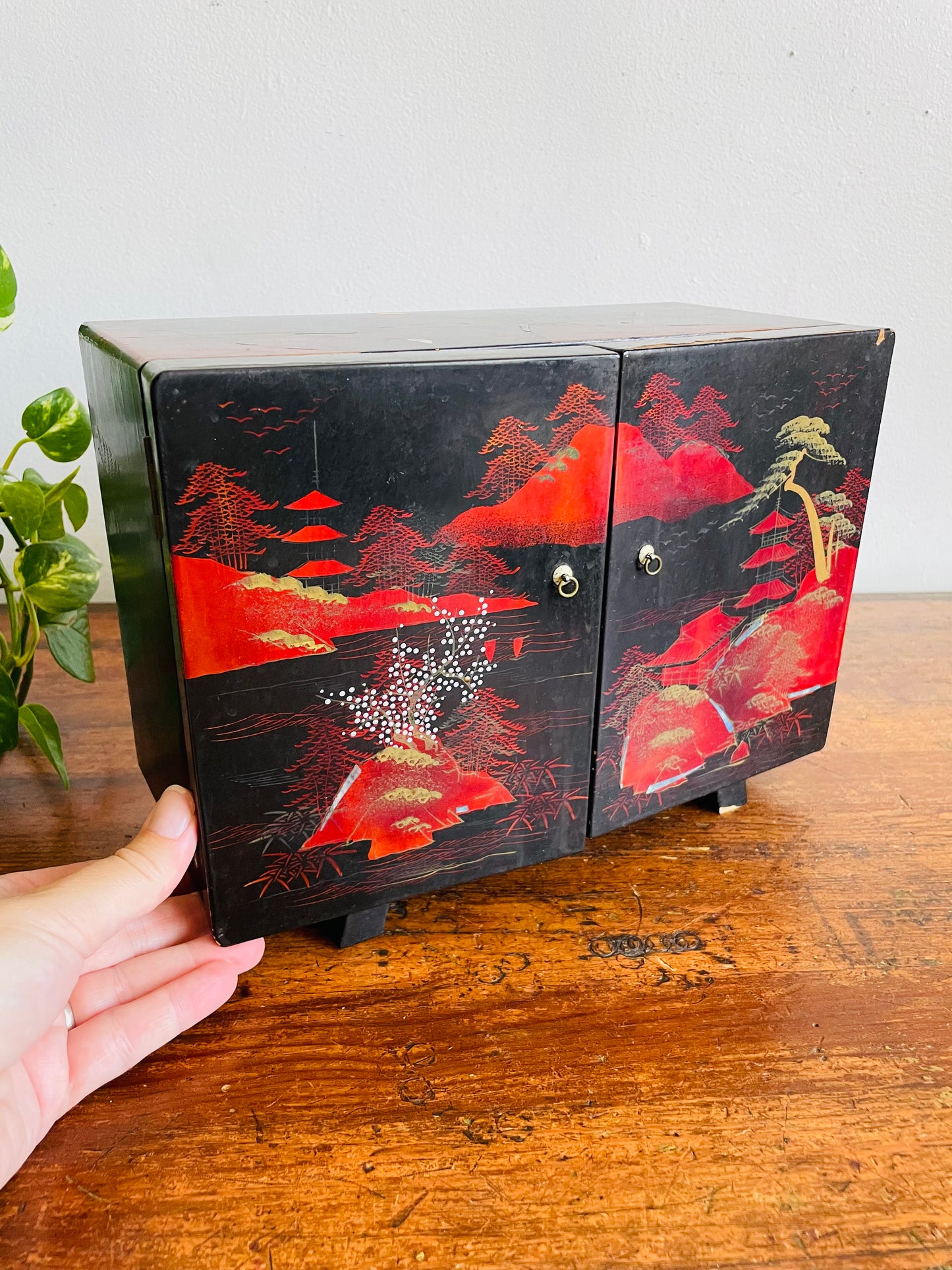 Vintage Japanese Black Lacquer Wood Musical Jewellery Box Cabinet with Mirrors, Drawers & Geisha Woman - Made in Japan - Tested/Works