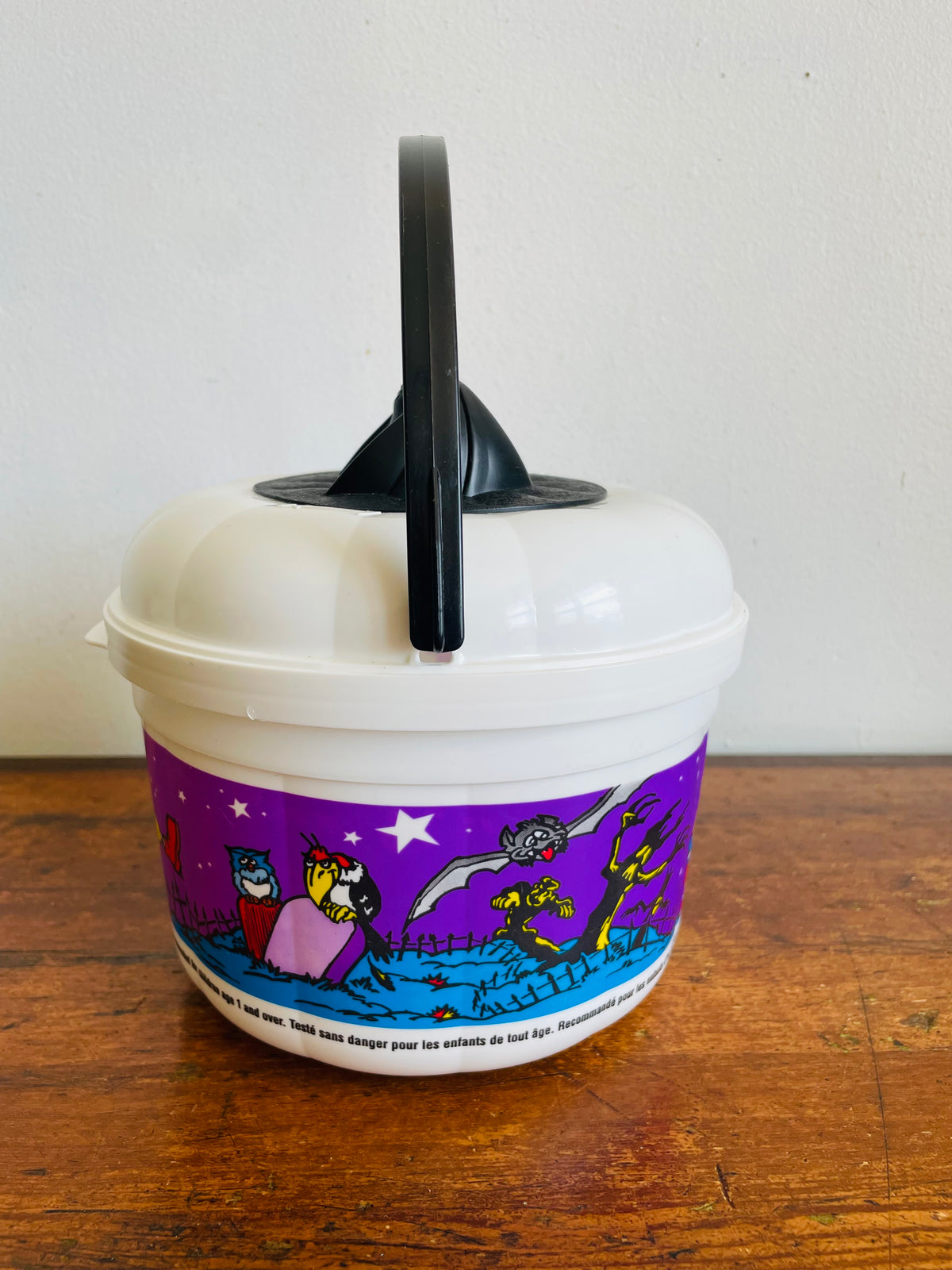 Vintage 1999 McDonald's White Plastic Trick or Treat Halloween Bucket with Bat Lid