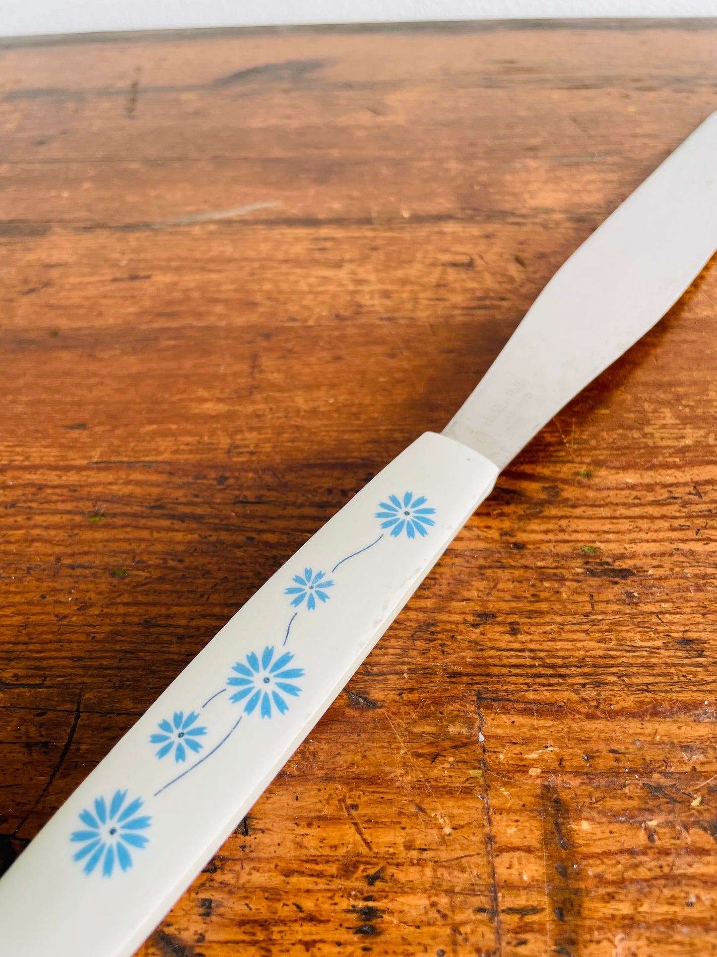 Haddon Hall Stainless Steel Japan Icing Spreader Spatula with Blue Flowers on Handle