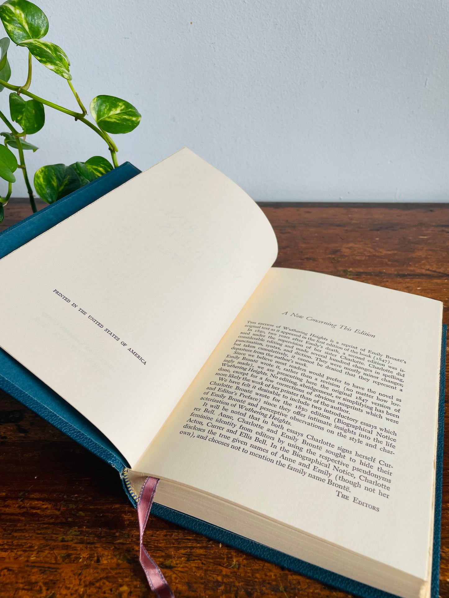 Vintage Wuthering Heights Embossed Hardcover Book by Emily Brontë - International Collectors Library - Mercier Binding