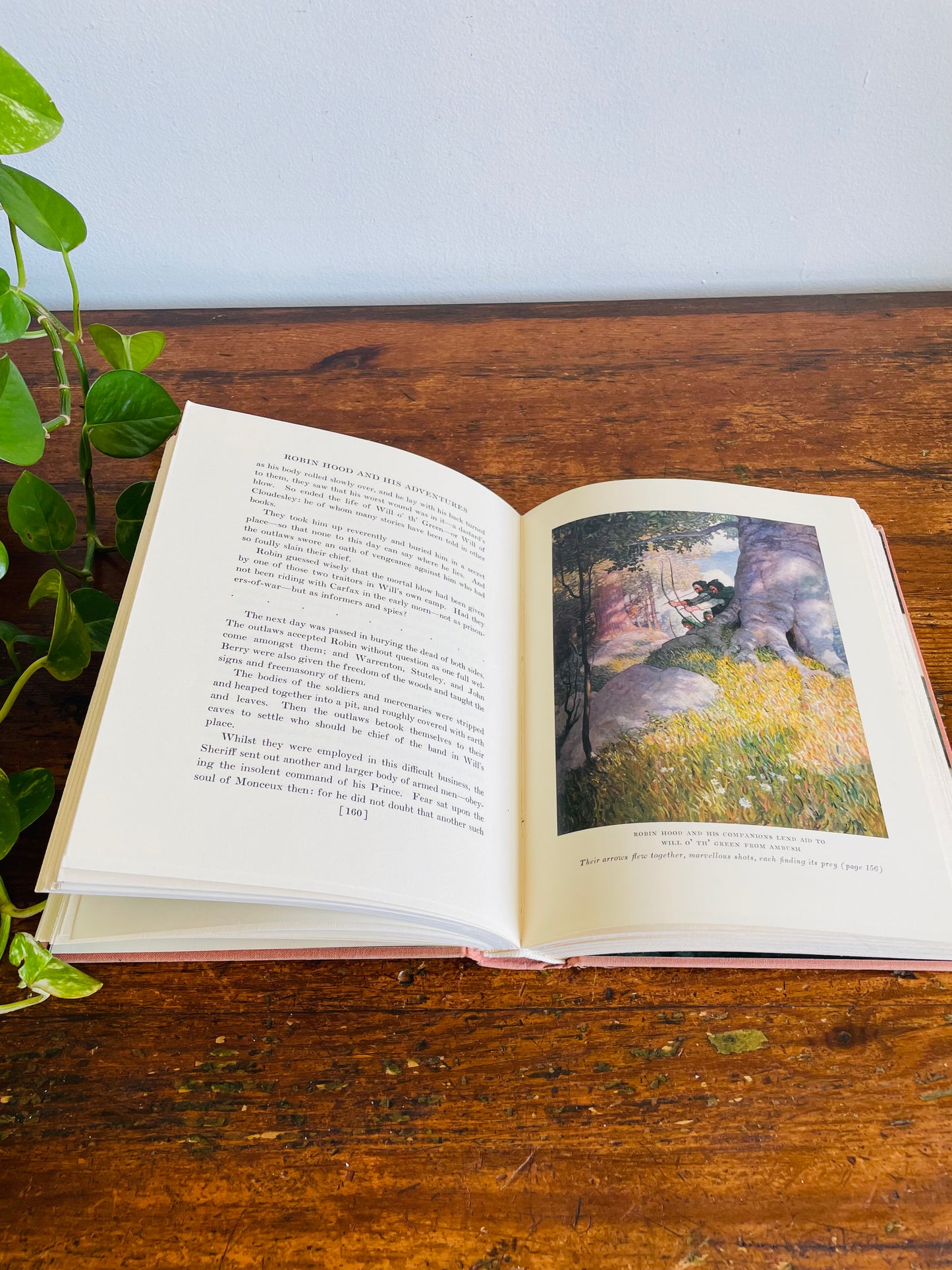 Vintage Robin Hood Hardcover Book by Paul Creswick & Illustrated by N.C. Wyeth