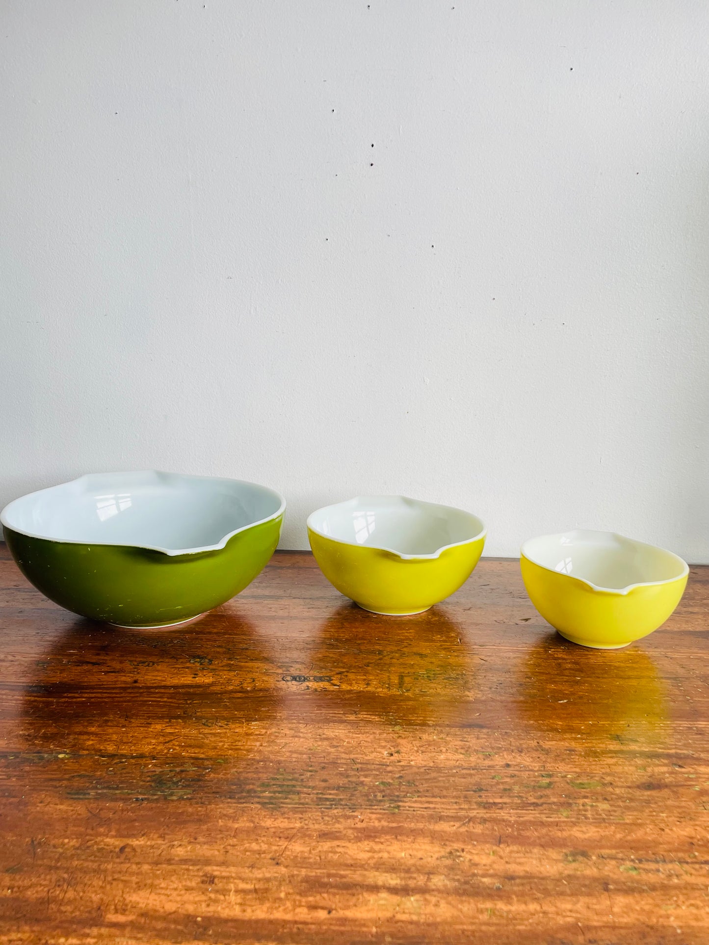 Vintage Pyrex Verde Avocado Green Cinderella Nesting Bowls - Set of 3