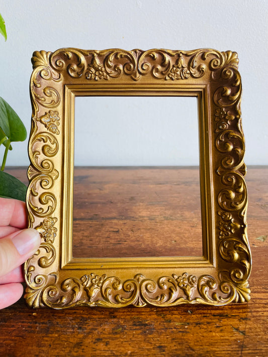 Vintage Empty Resin Ornate Gold Picture Frame - 4.5" x 3.5" Photo Size