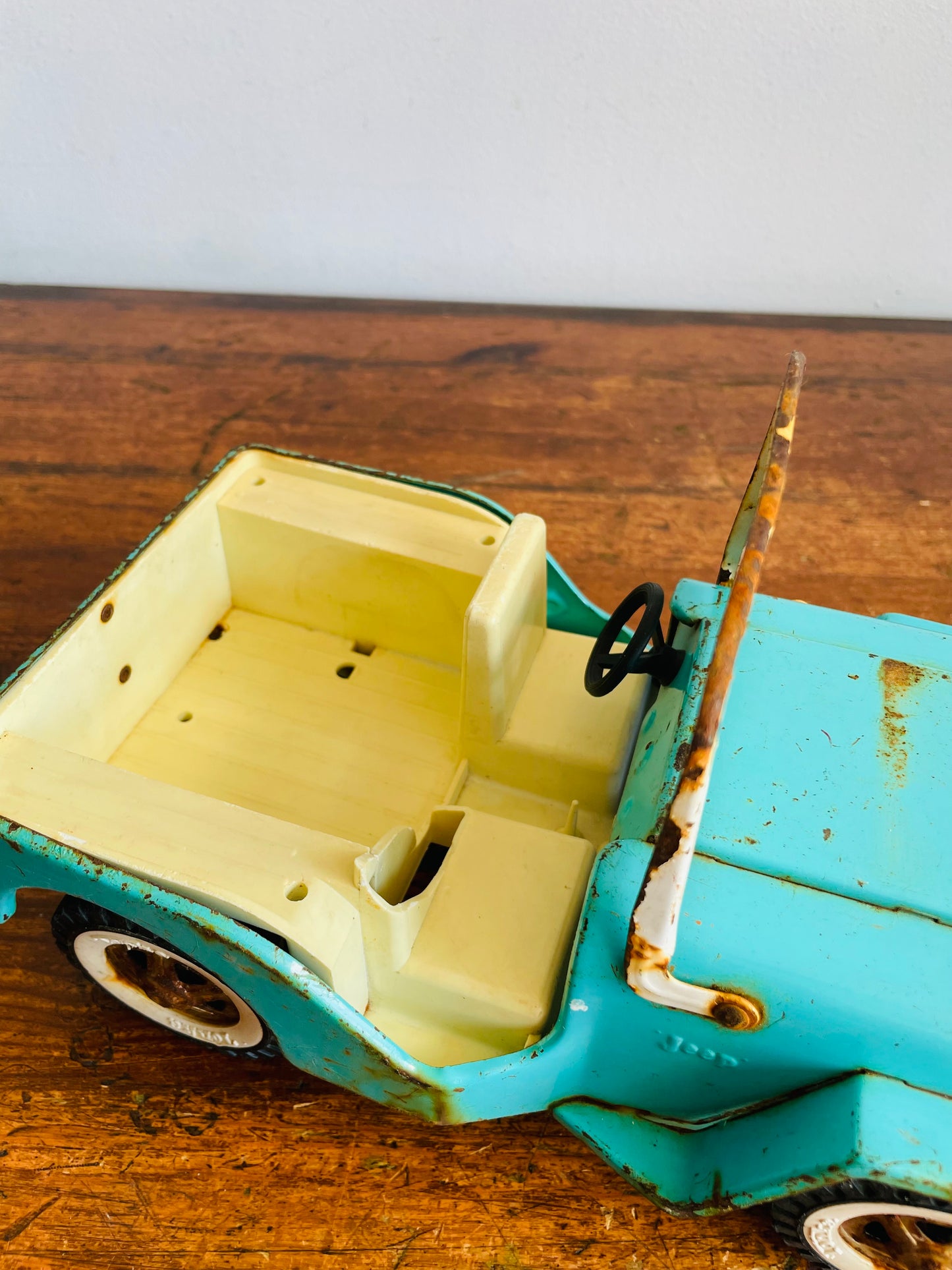 Vintage 1962 Tonka Jeep Dispatcher #200 Turquoise Metal Car - Made in Canada - One Seat Broken