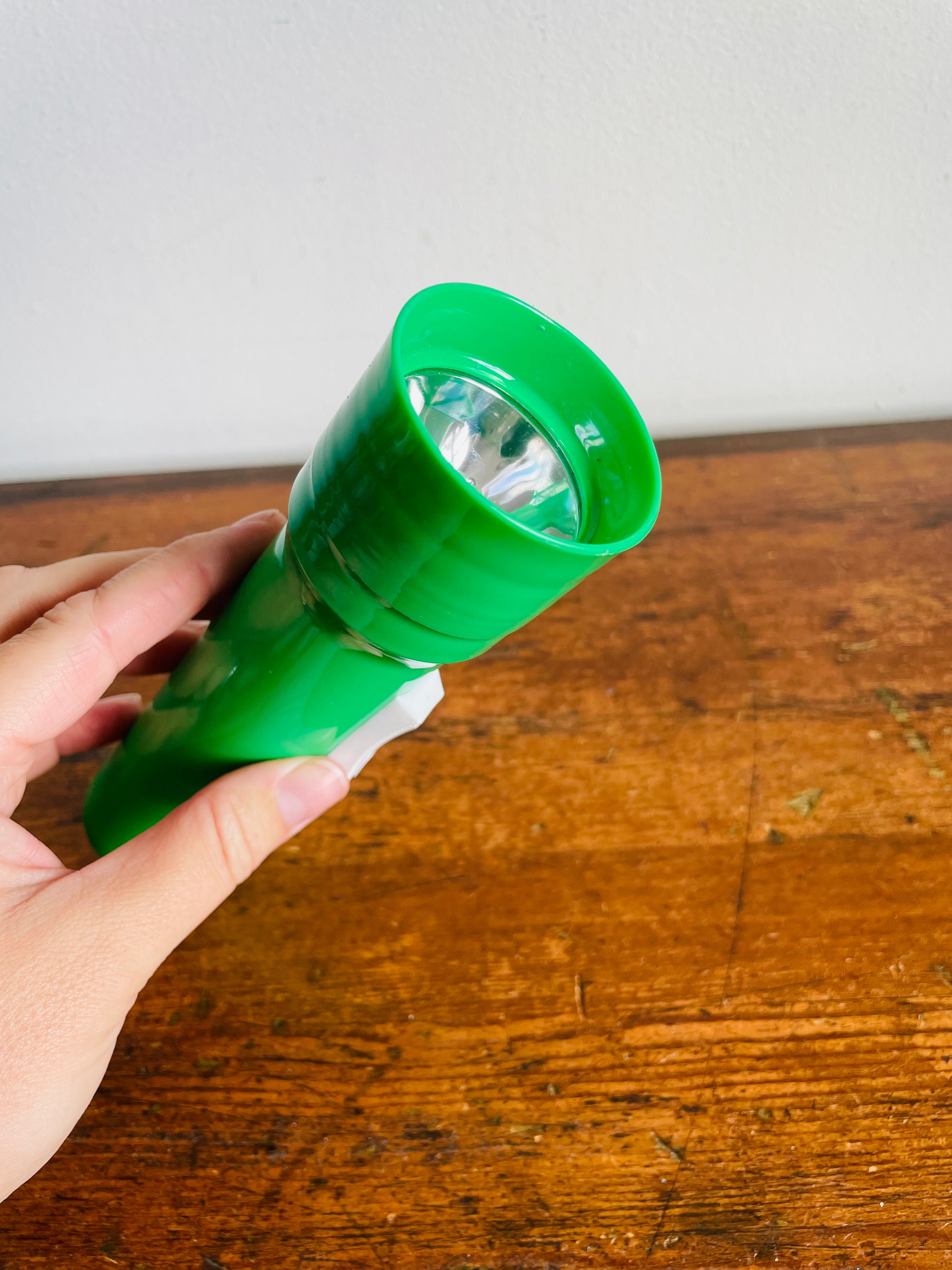 Vintage Eveready Battery Co. Bright Green Plastic Flashlight - St
