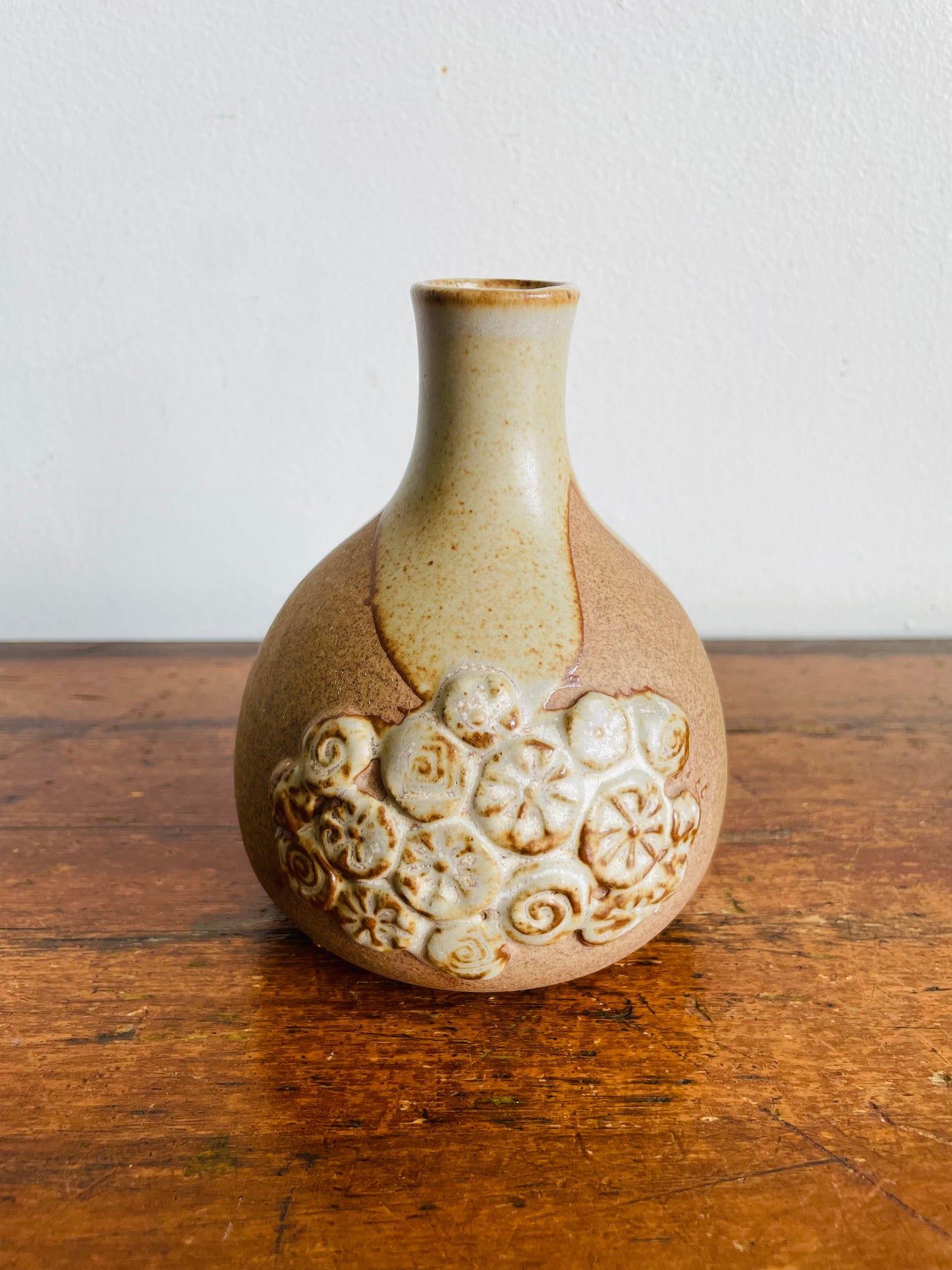 Vintage Takahashi Pottery Vase with Beautiful Natural Spiral Shell Pattern - Crafted in Japan & Distributed by Amram's Toronto, Canada