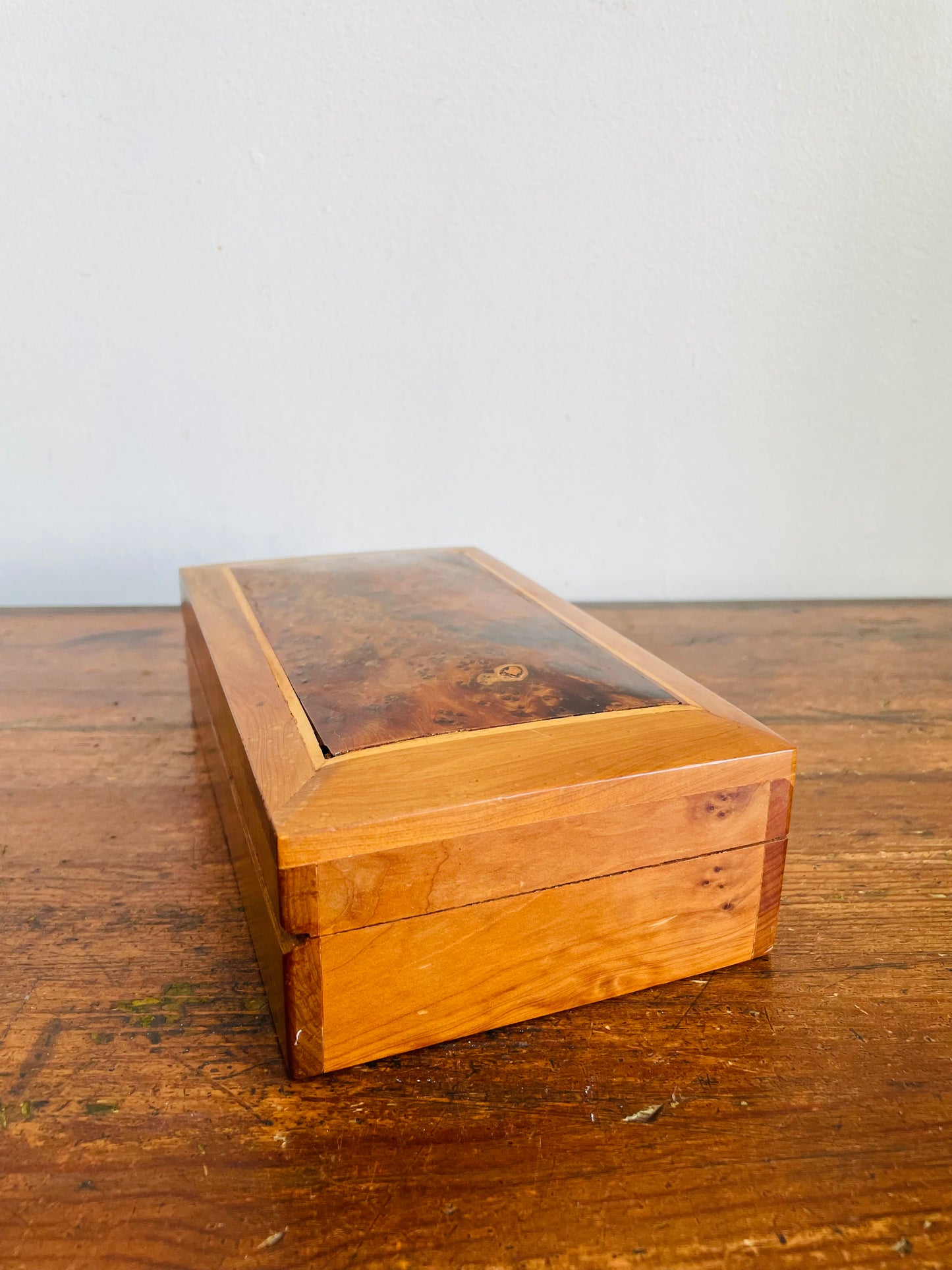 Vintage Burl Wood Inlay Jewellery Trinket Box with Hinged Lid