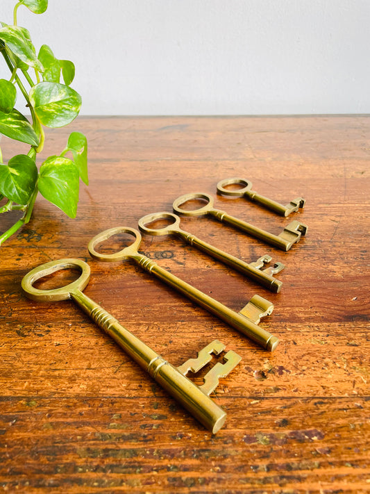 Vintage Collection of Solid Brass Skeleton Keys - Set of 5 - Made in India