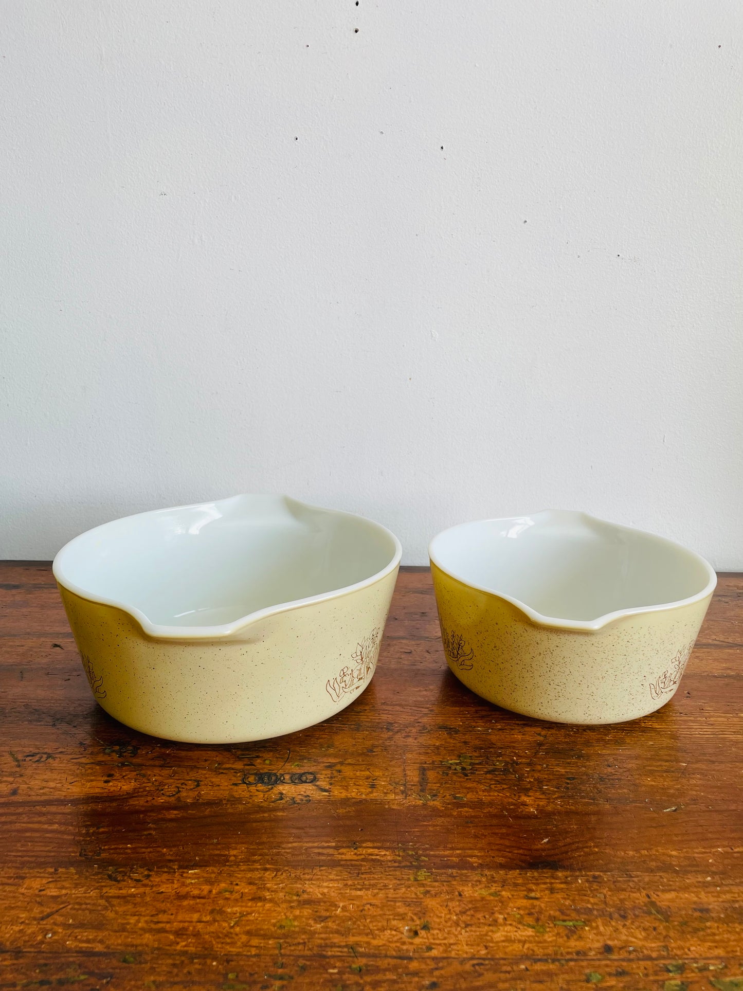 Vintage Pyrex 475-B & 474-B Mushroom Forest Fancies Casserole Mixing Bowl Dishes - Set of 2 - 2.5 & 1.5 Litres