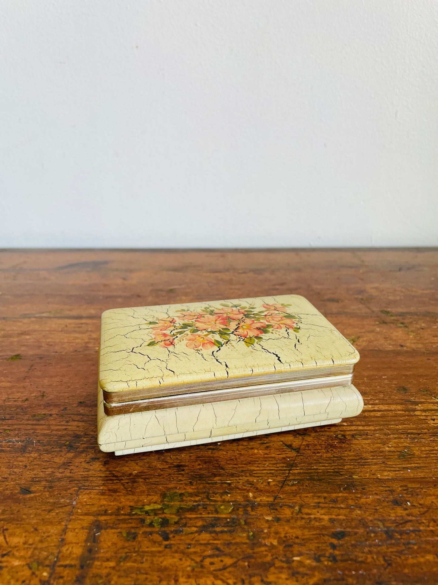Vintage Crackled Cream Jewellery Trinket Box with Hinged Lid & Pink Flower Design