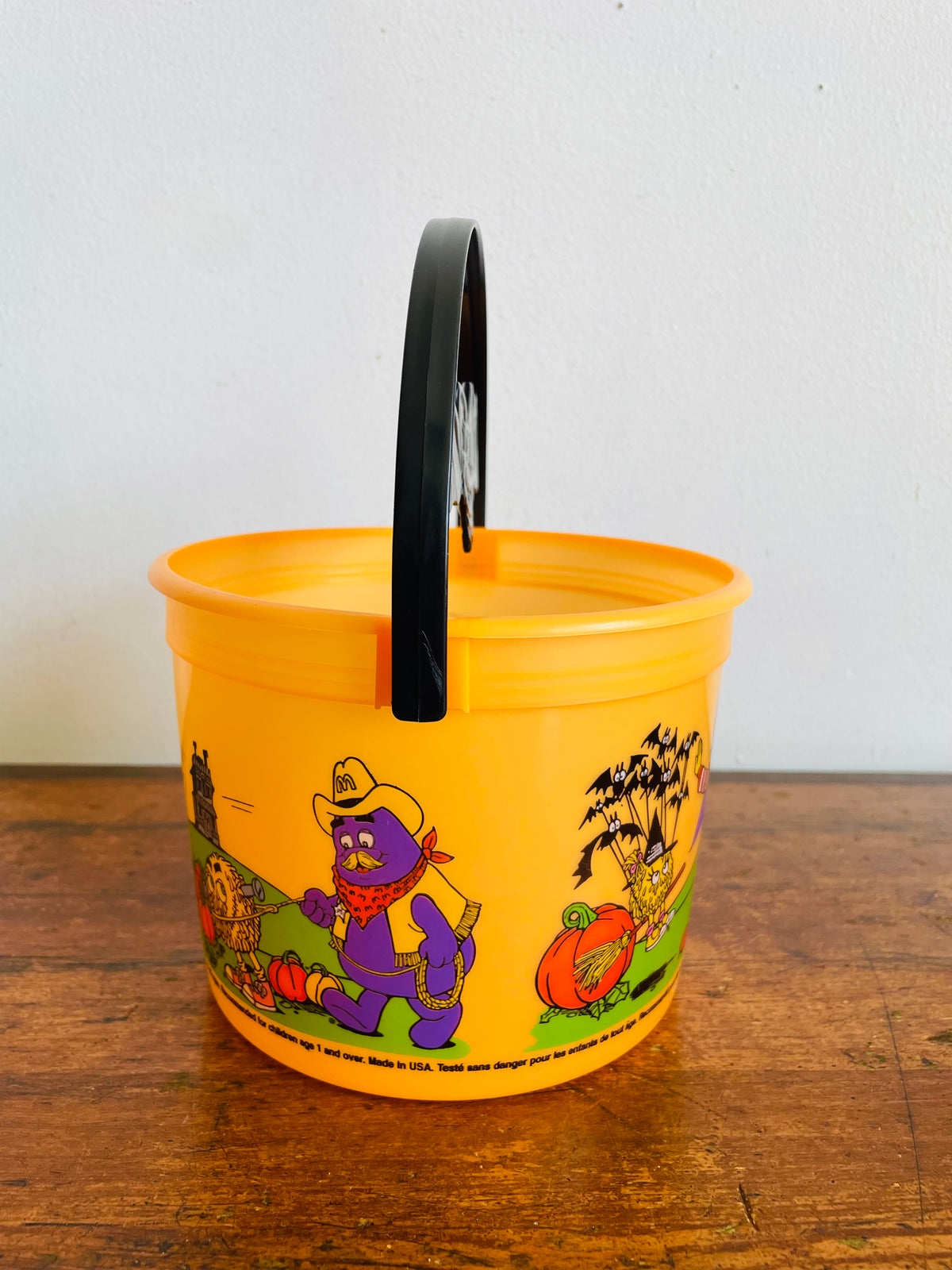 Vintage 2001 McDonald's Orange Plastic Trick or Treat Halloween Bucket with Bat Handle #1