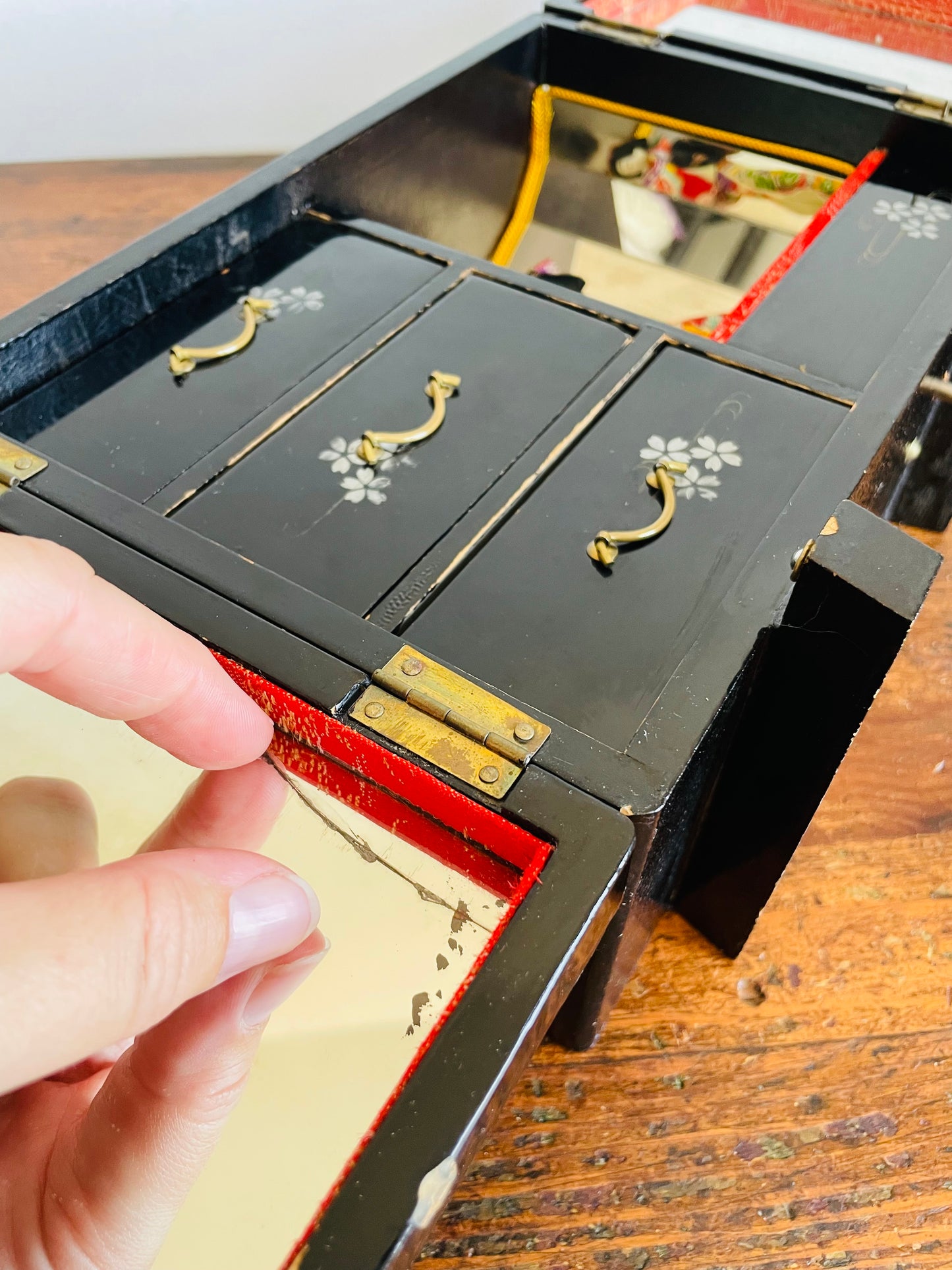 Vintage Japanese Black Lacquer Wood Musical Jewellery Box Cabinet with Mirrors, Drawers & Geisha Woman - Made in Japan - Tested/Works