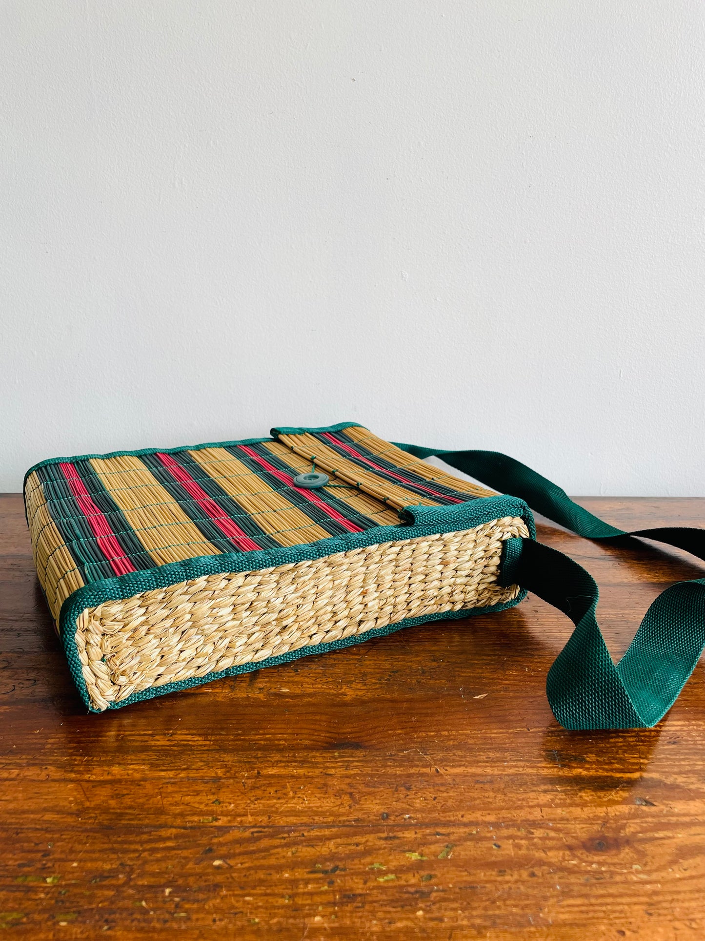 Woven Straw Wine Bottle Compartment Purse - Great for Picnics!
