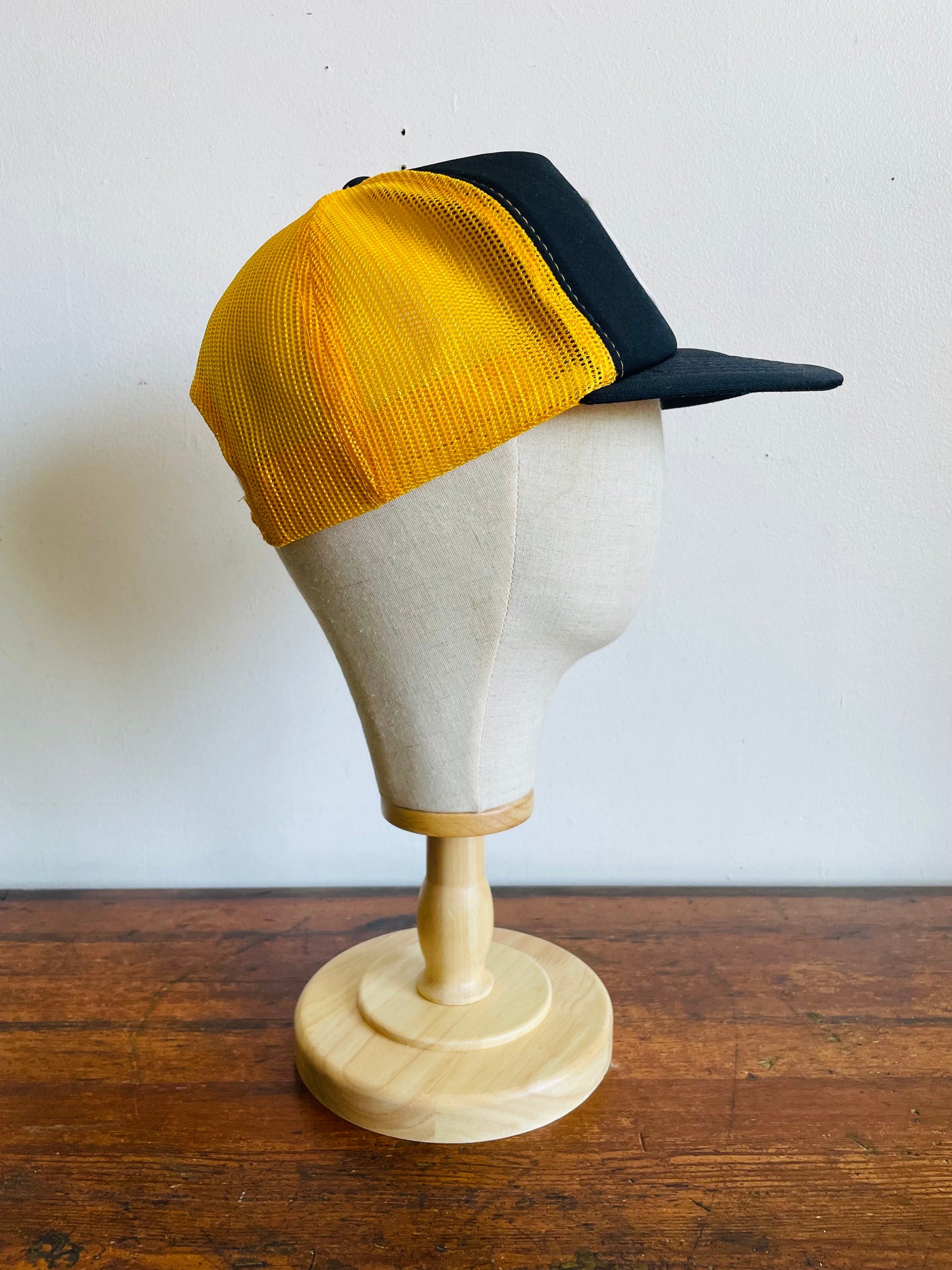 Vintage Hamilton Tiger-Cats Football Trucker Hat Baseball Cap - International Insignia Ltd. - One Size Fits All - Made in Korea