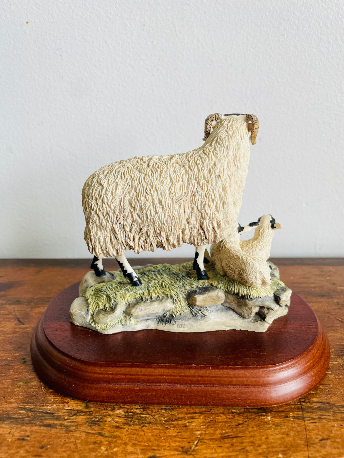 Vintage 1996 Border Fine Arts B124 Blackface Ewe & Lambs Sheep Figurine Statue on Wood Base - Handmade in Scotland
