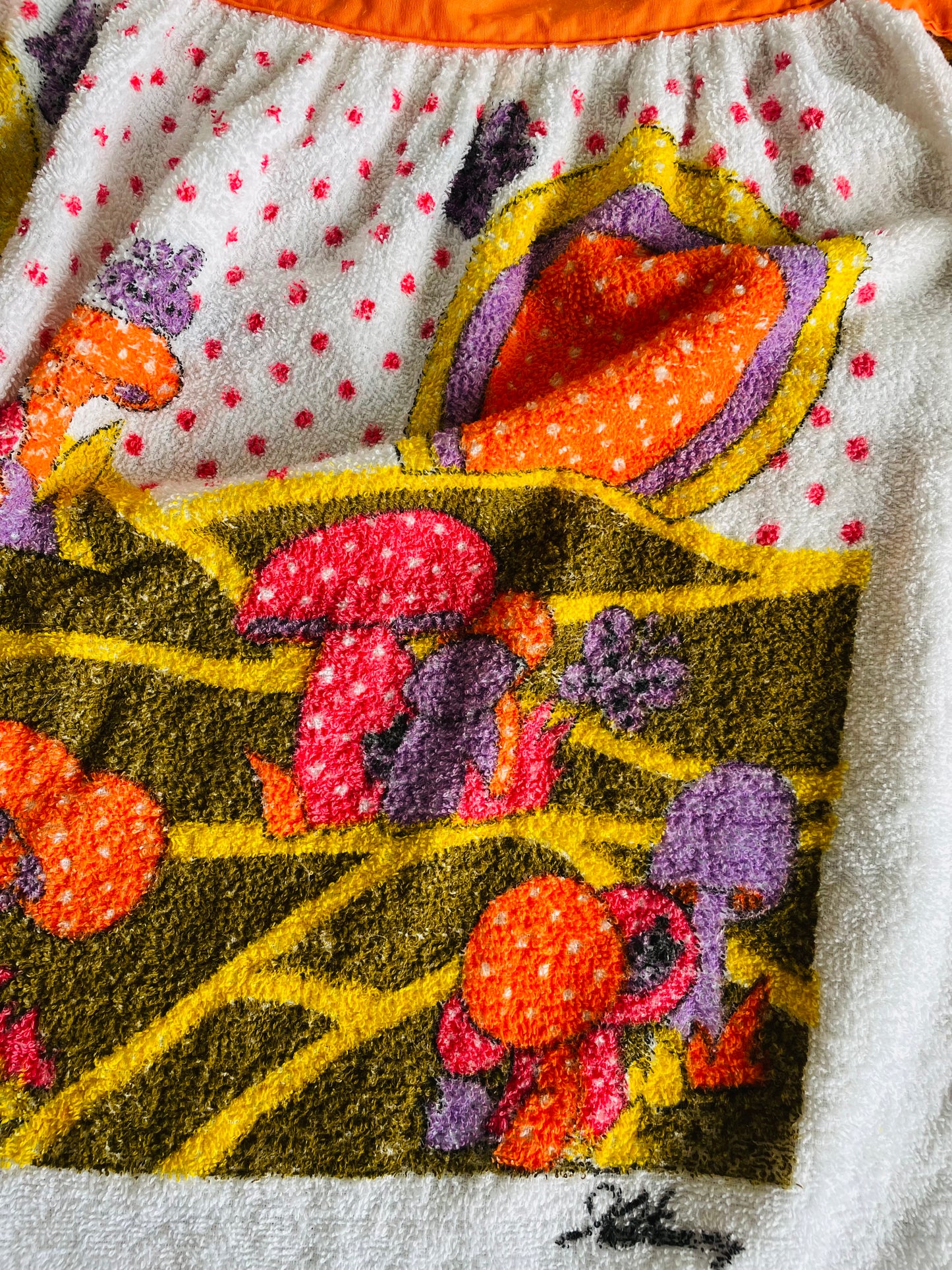 Vintage Kathaway Towel 100% Cotton Apron with Vibrant & Bright Mushroom Graphics - Made in Canada